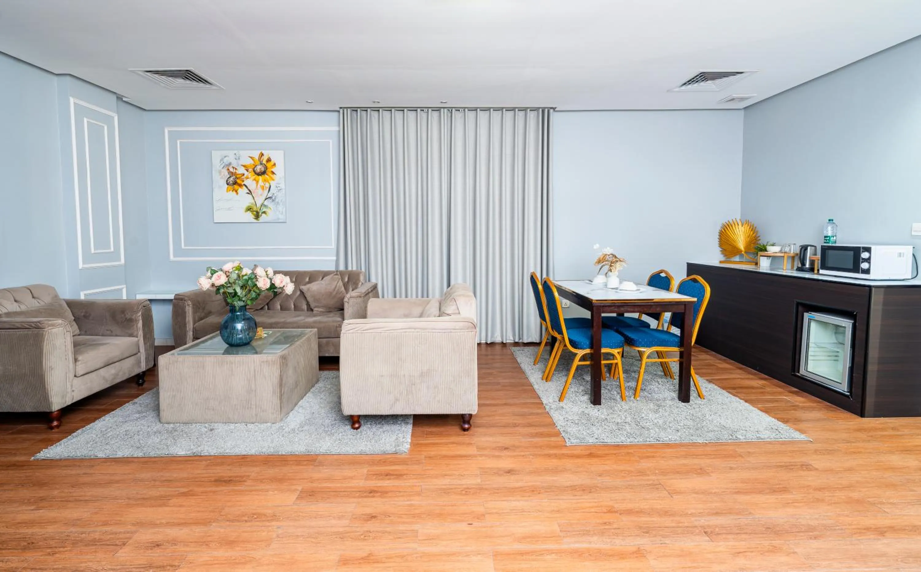 Golden Garden Al Corniche