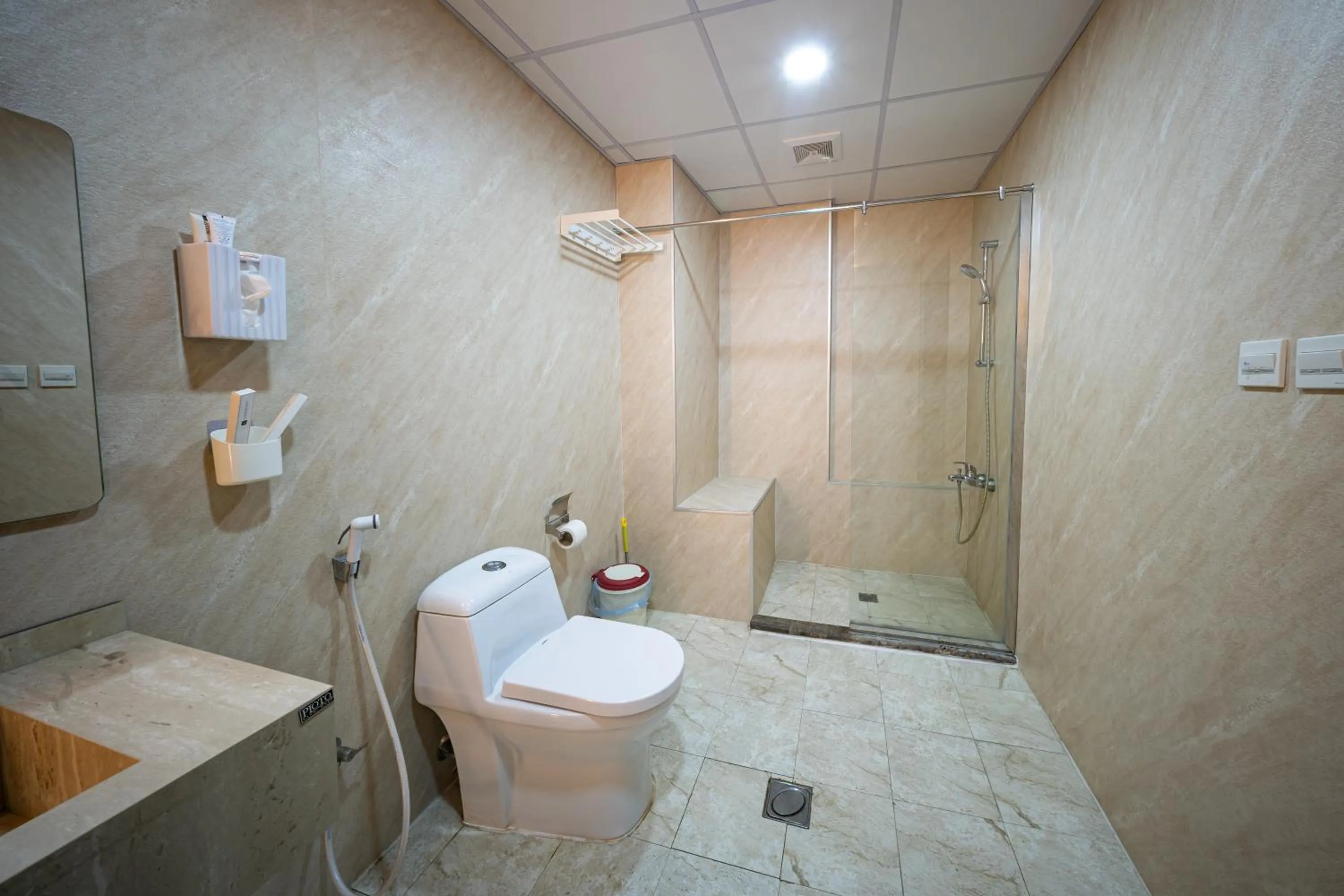 Golden Garden Al Corniche