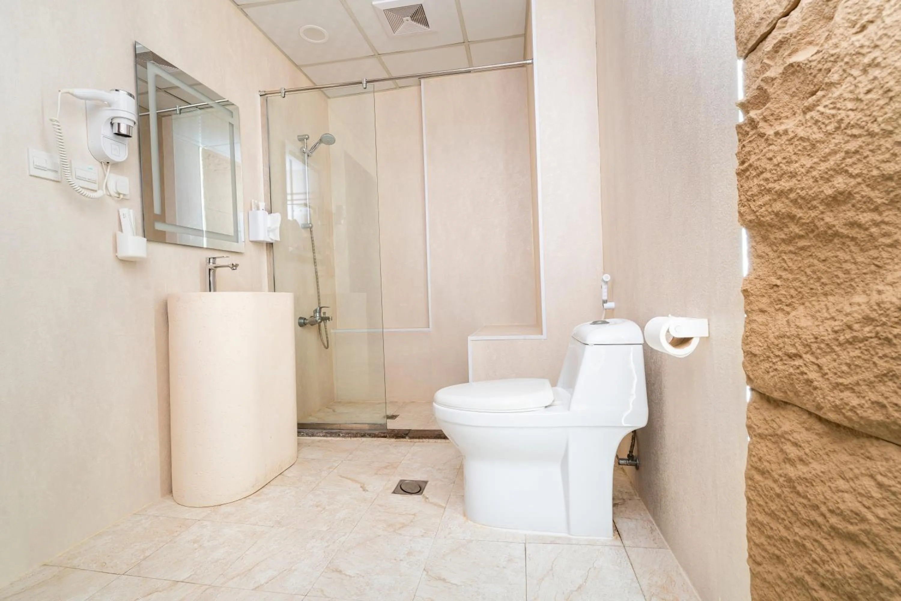 Golden Garden Al Corniche