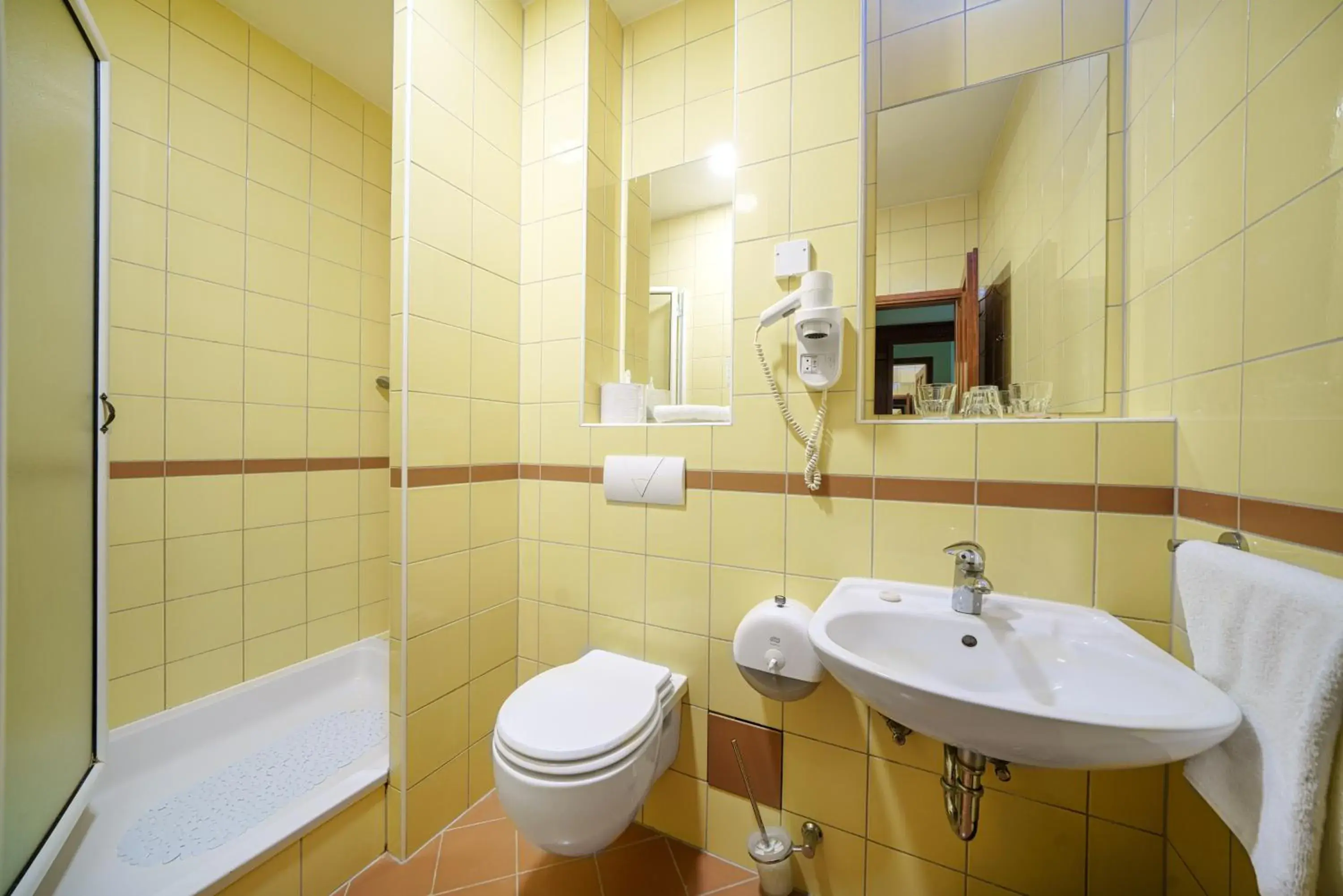 Standard Double or Twin Room in Hotel Vrata Krke Standard Double or Twin Room in Hotel Vrata Krke