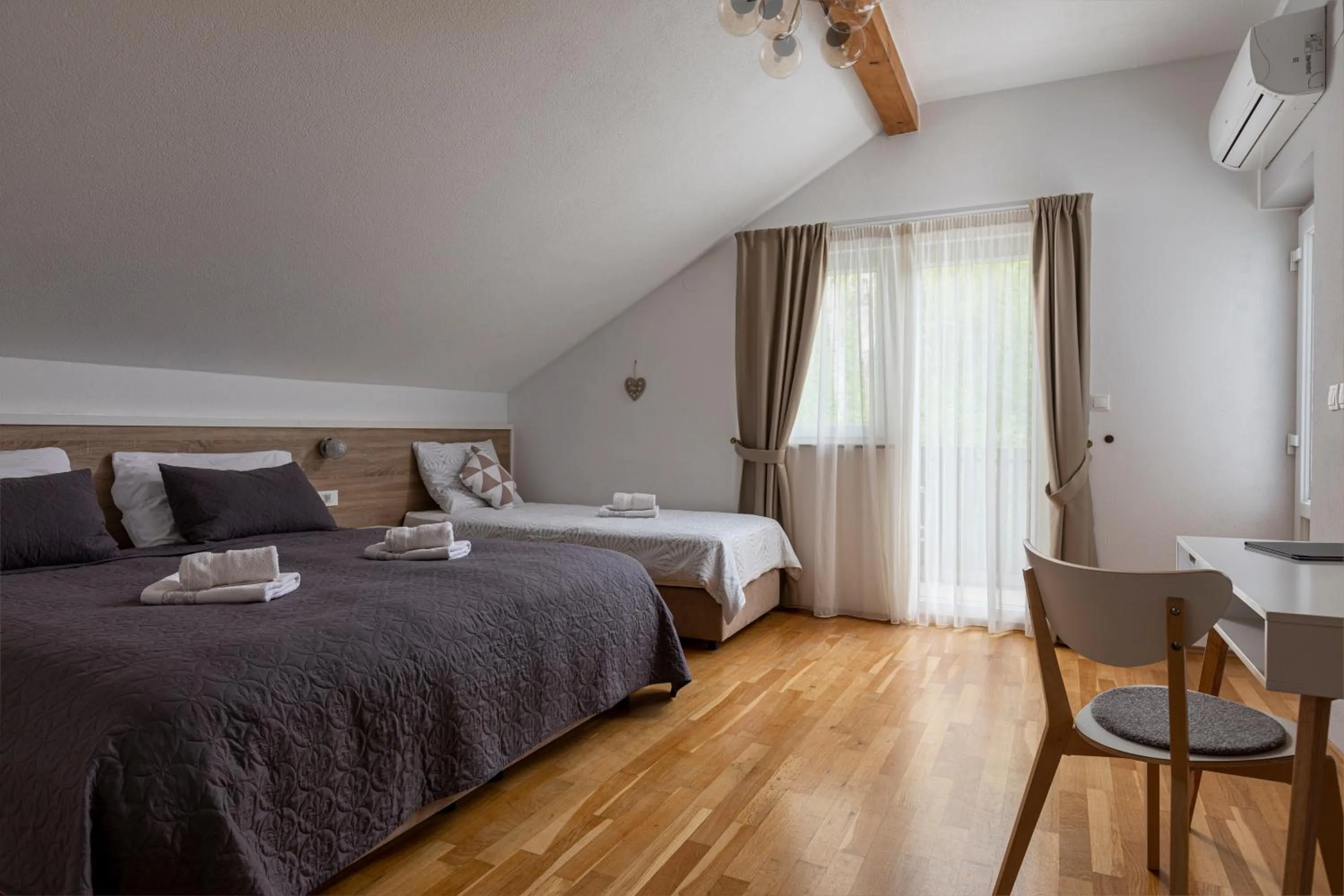 Bed in Tourist Center Marko