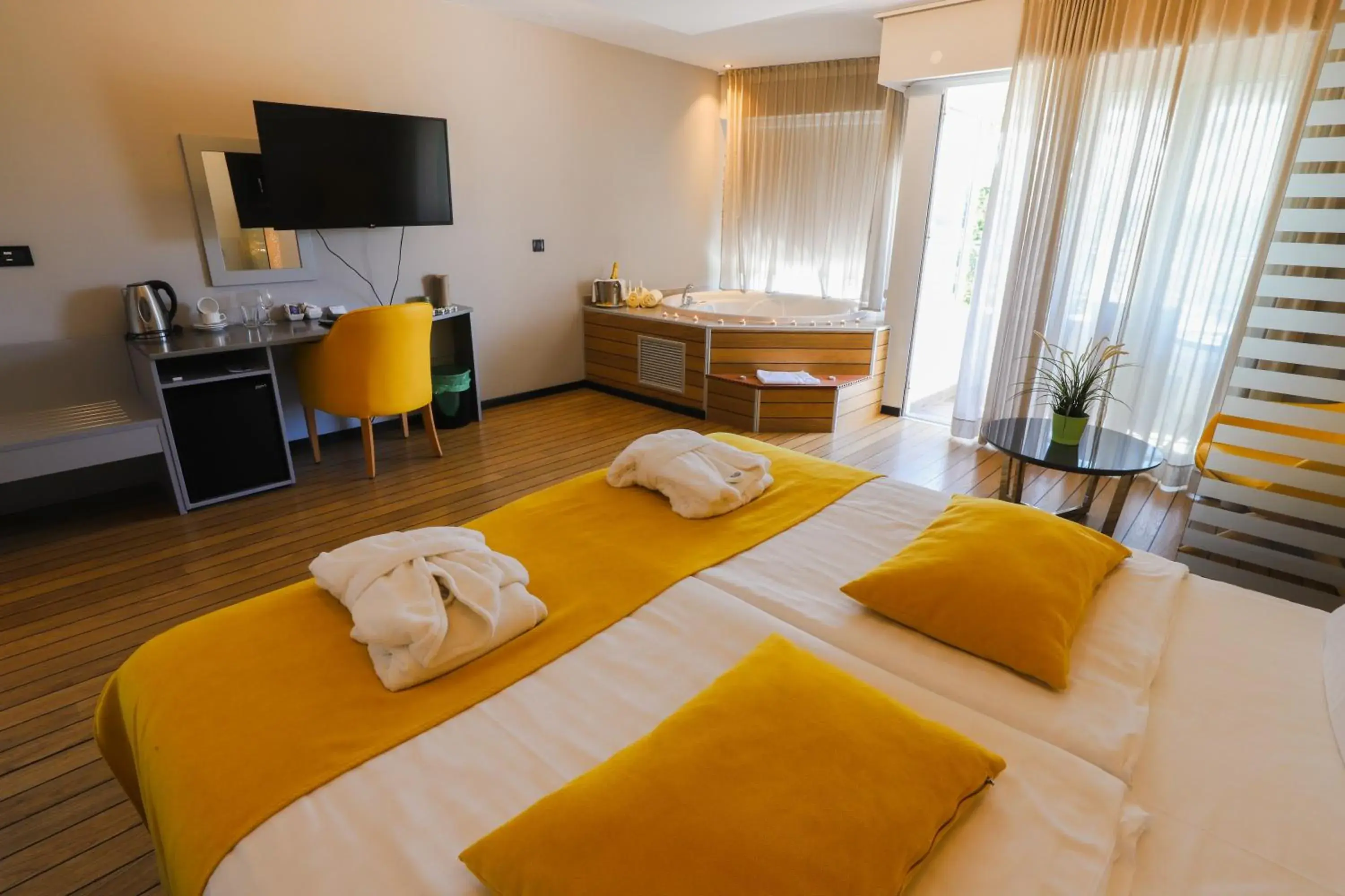 Hot Tub, Bed in Wellness Hotel Villa Magdalena Hot Tub, Bed in Wellness Hotel Villa Magdalena