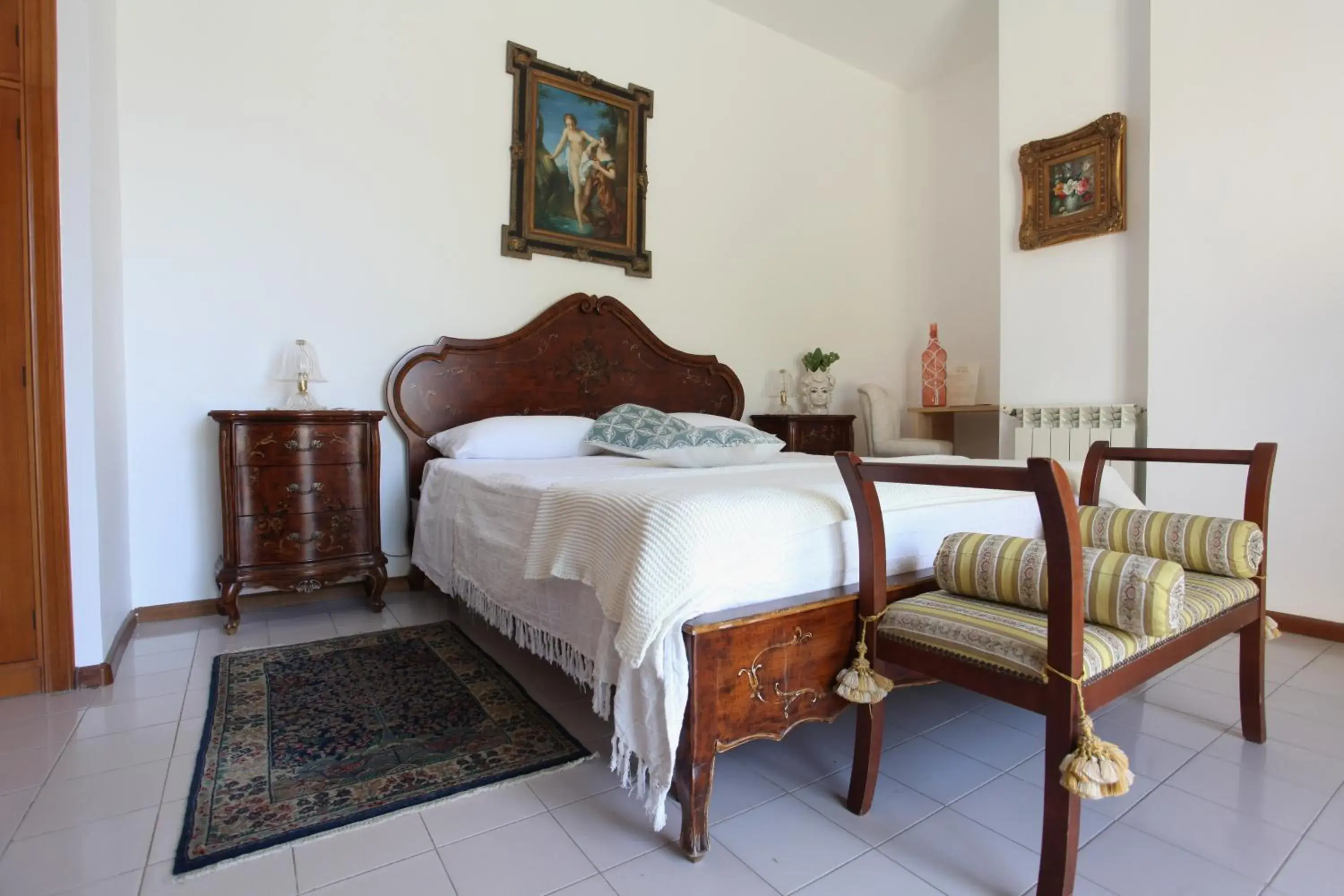 King Room with Balcony - single occupancy in B&B Villa Maiolica King Room with Balcony - single occupancy in B&B Villa Maiolica