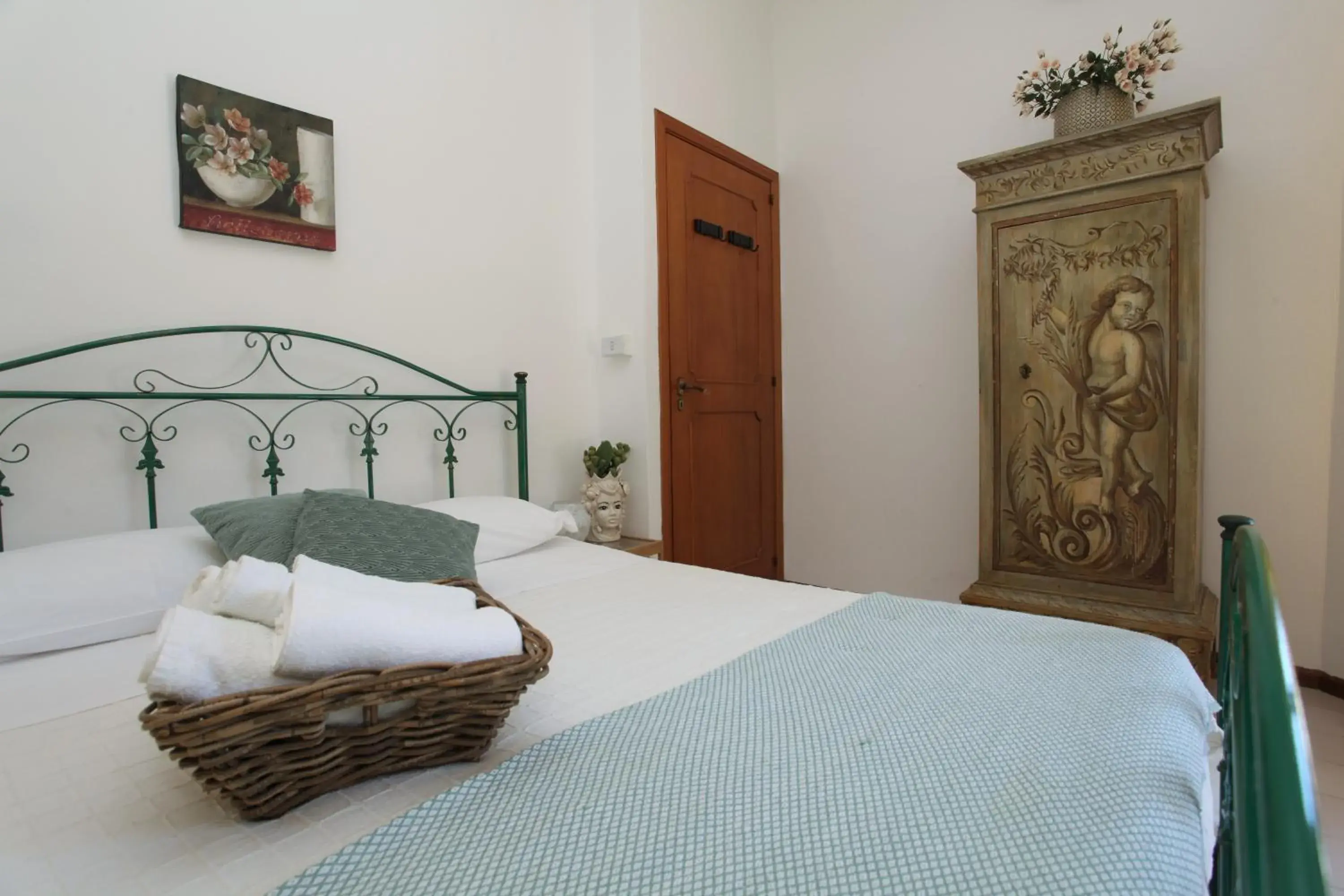 Double Room with Private External Bathroom - single occupancy in B&B Villa Maiolica Double Room with Private External Bathroom - single occupancy in B&B Villa Maiolica