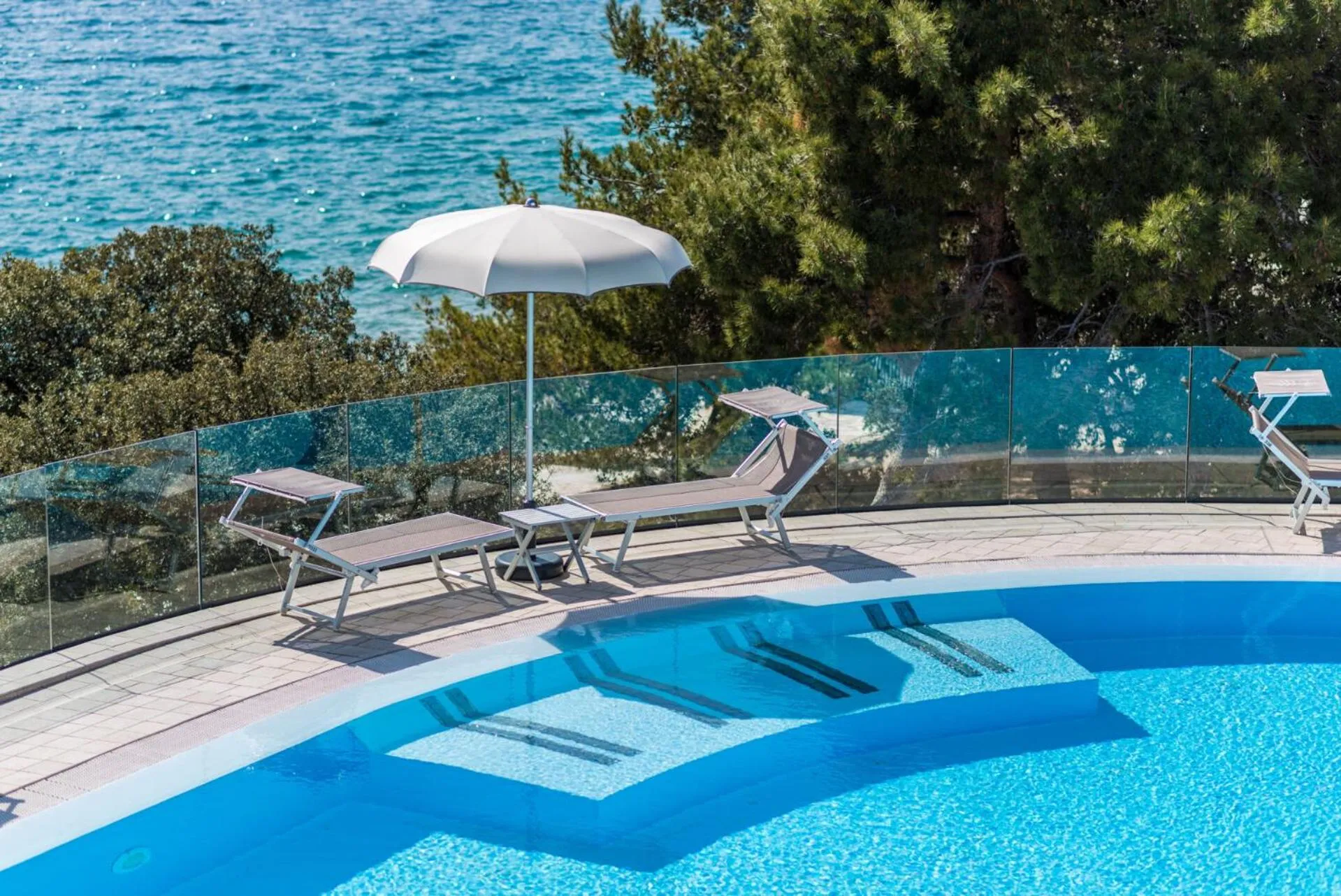 Swimming pool in Hotel Pinija