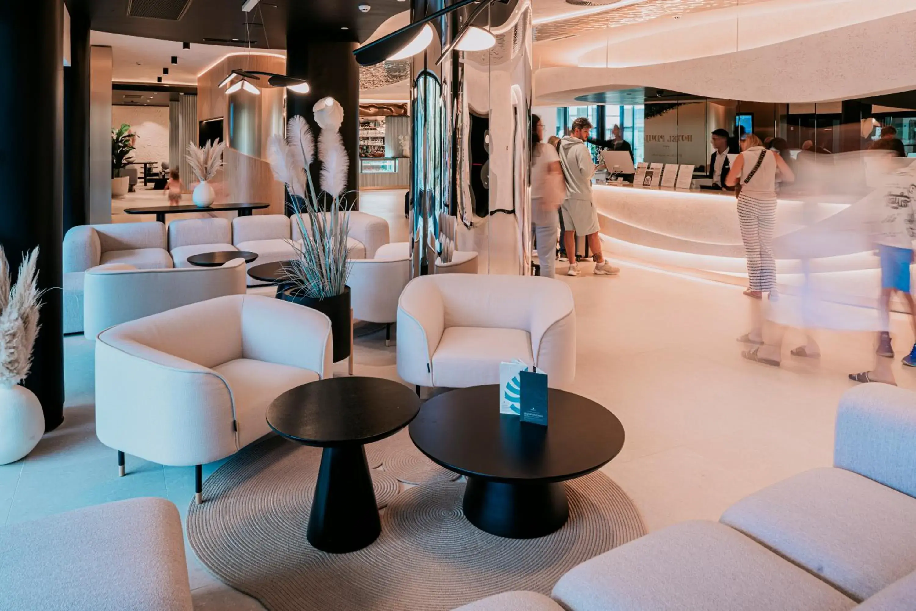 Restaurant/places to eat in Hotel Pinija Restaurant/places to eat in Hotel Pinija