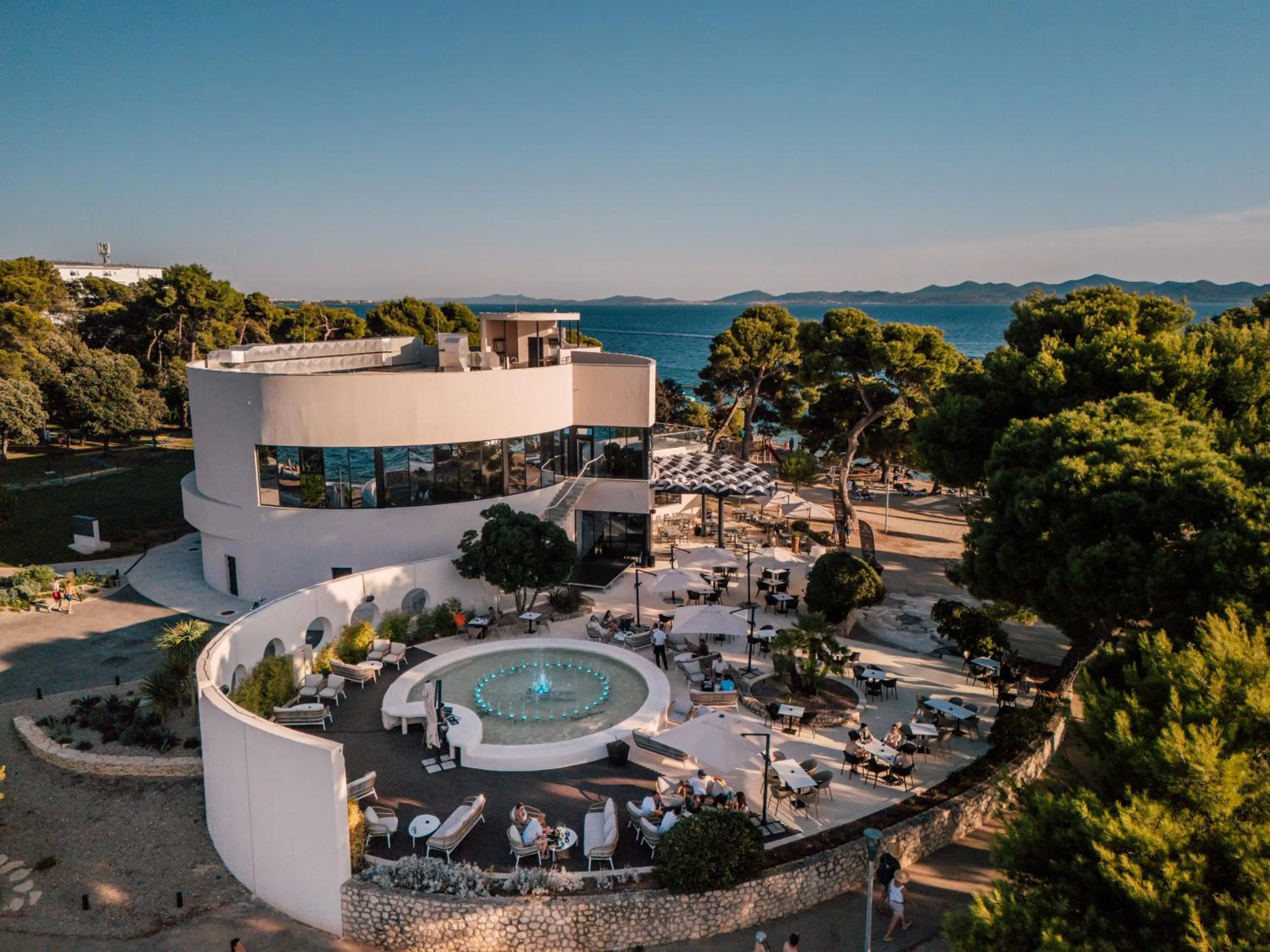 Restaurant/places to eat in Hotel Pinija