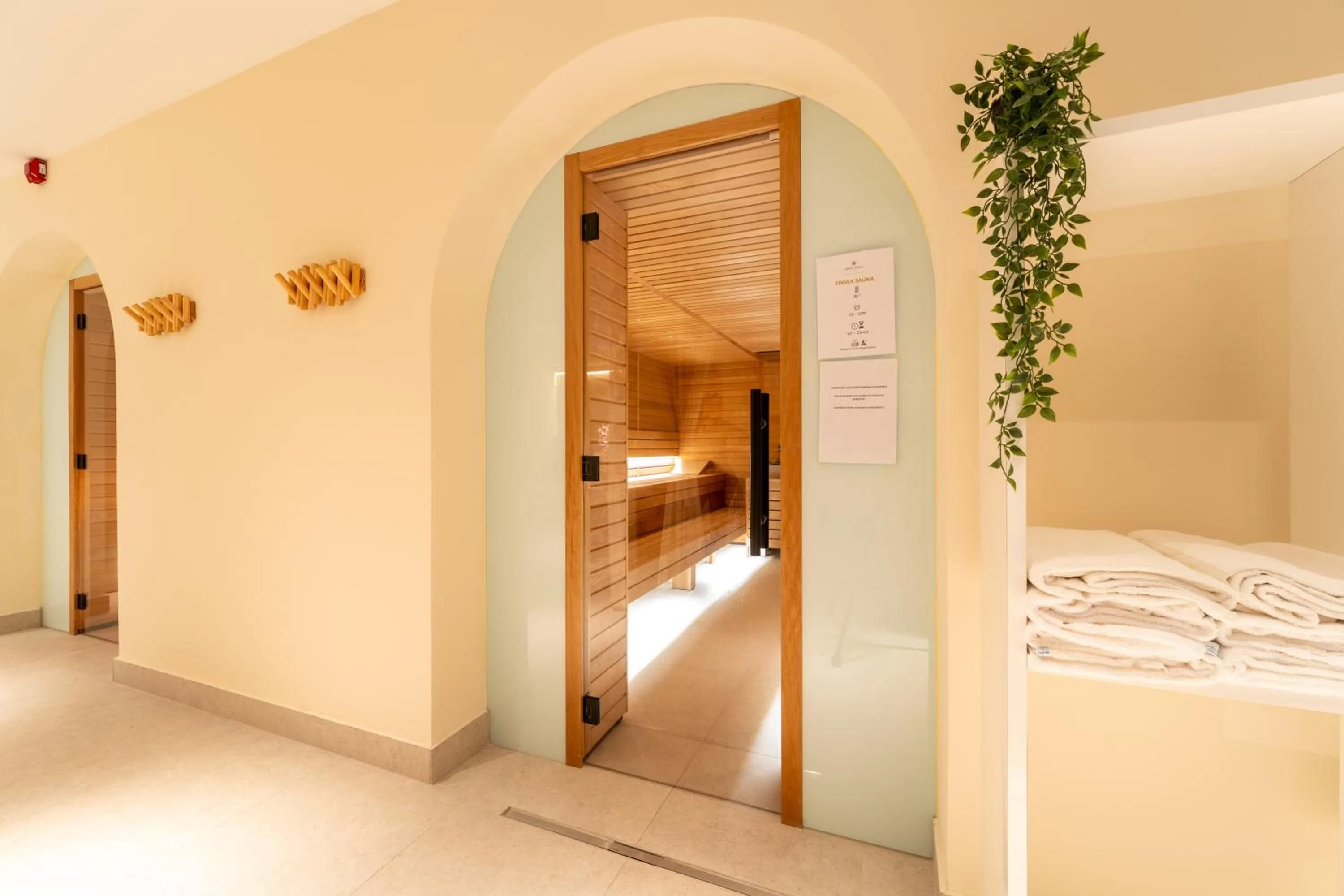 Sauna, Bed in Hotel Pinija