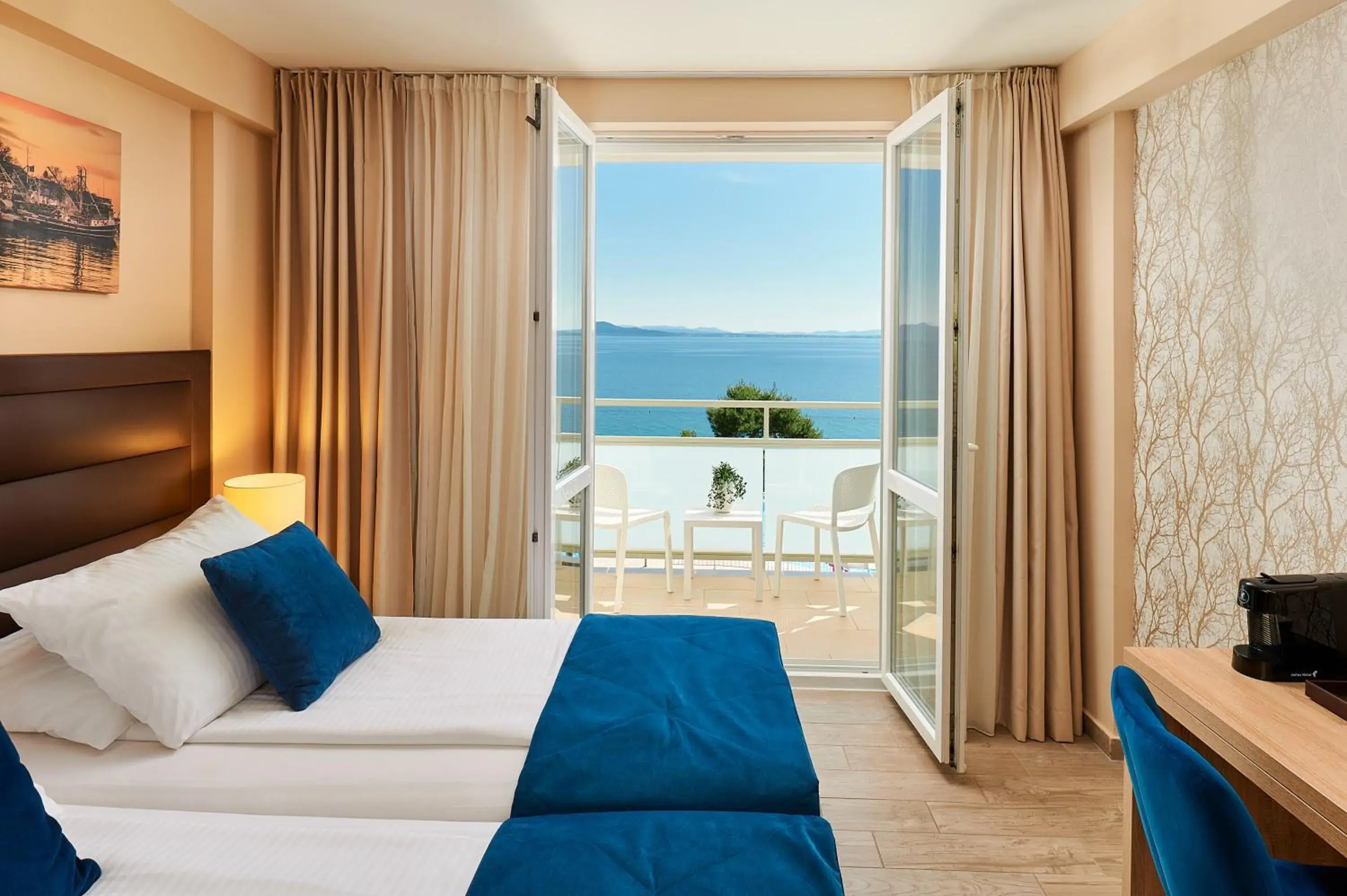 Bedroom, Bed in Hotel Pinija Bedroom, Bed in Hotel Pinija