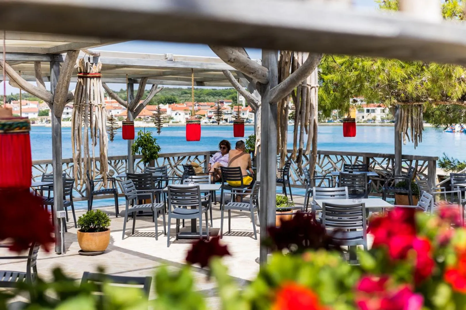 Restaurant/places to eat in Hotel Pinija