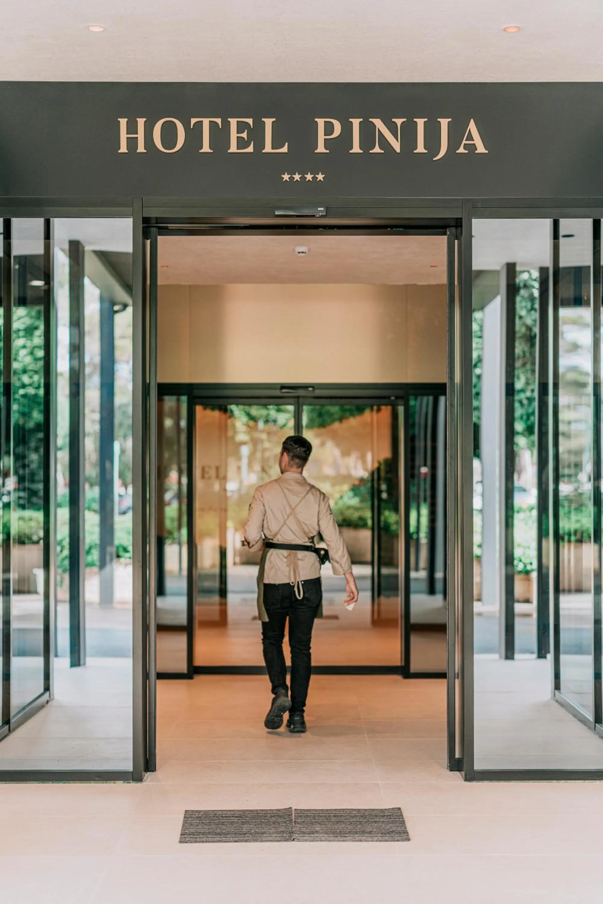Facade/entrance in Hotel Pinija