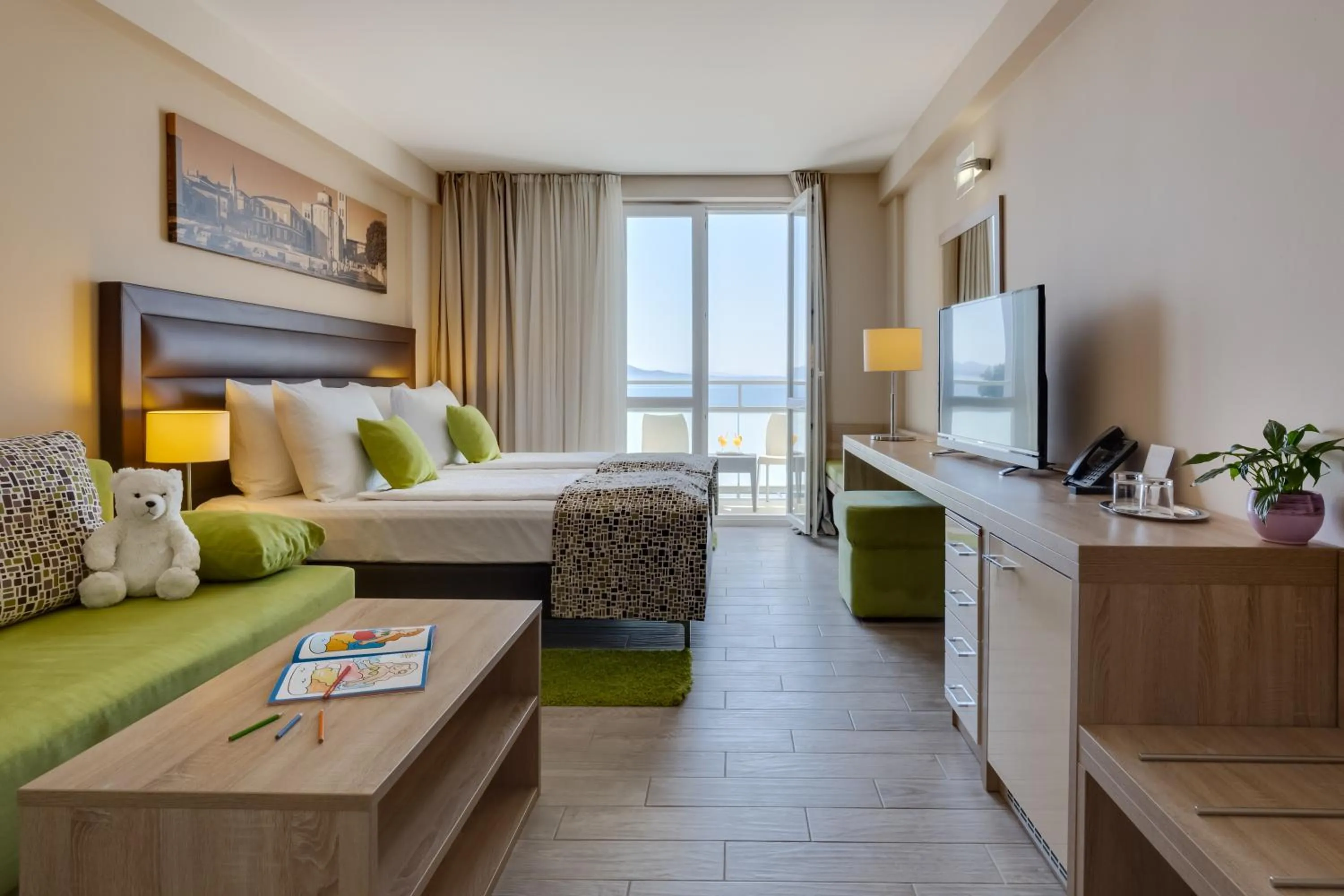 Bedroom, Bed in Hotel Pinija