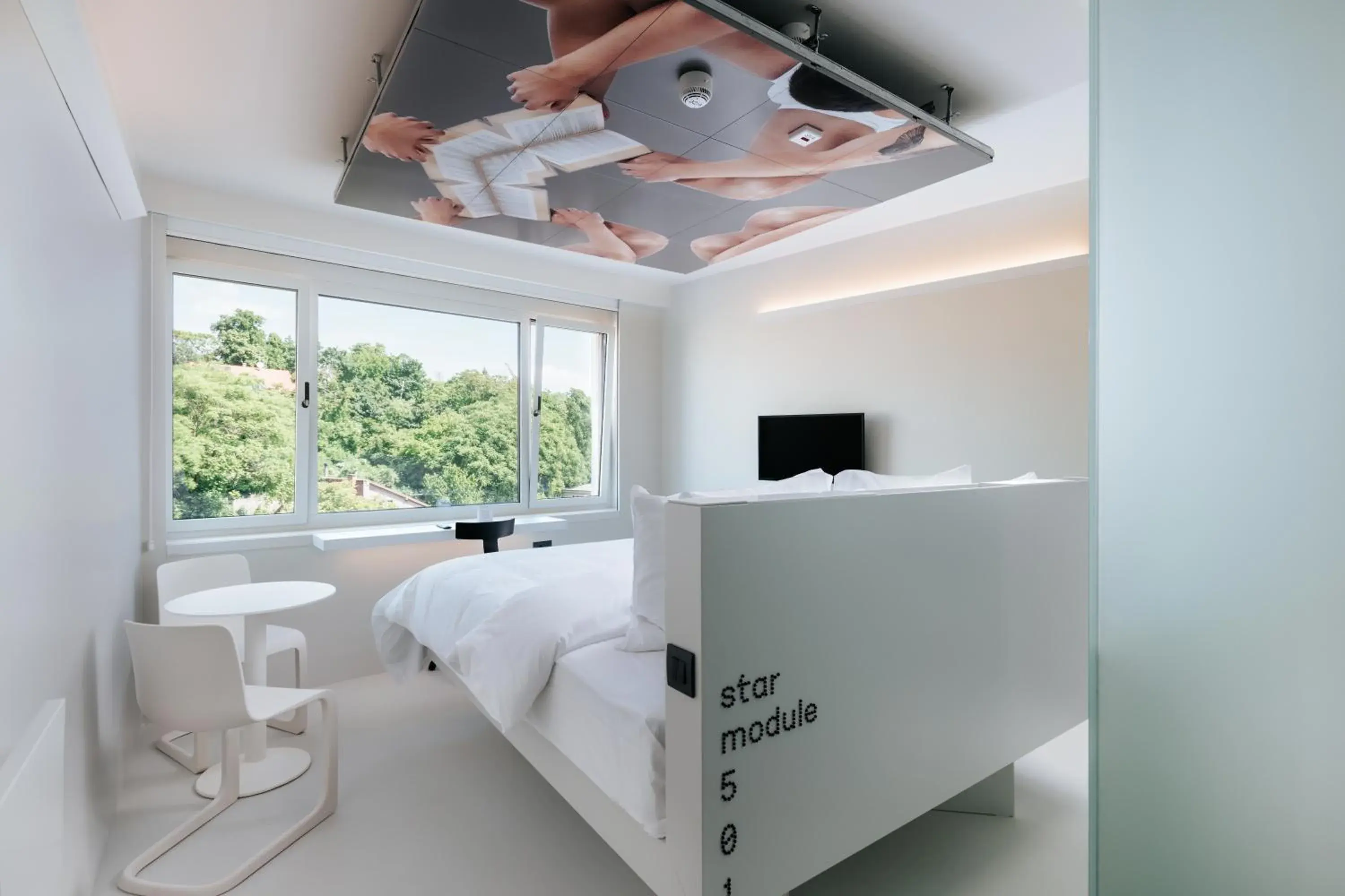 Photo of the whole room, Bed in Stellar Boutique Modules by Maistra City Vibes Photo of the whole room, Bed in Stellar Boutique Modules by Maistra City Vibes