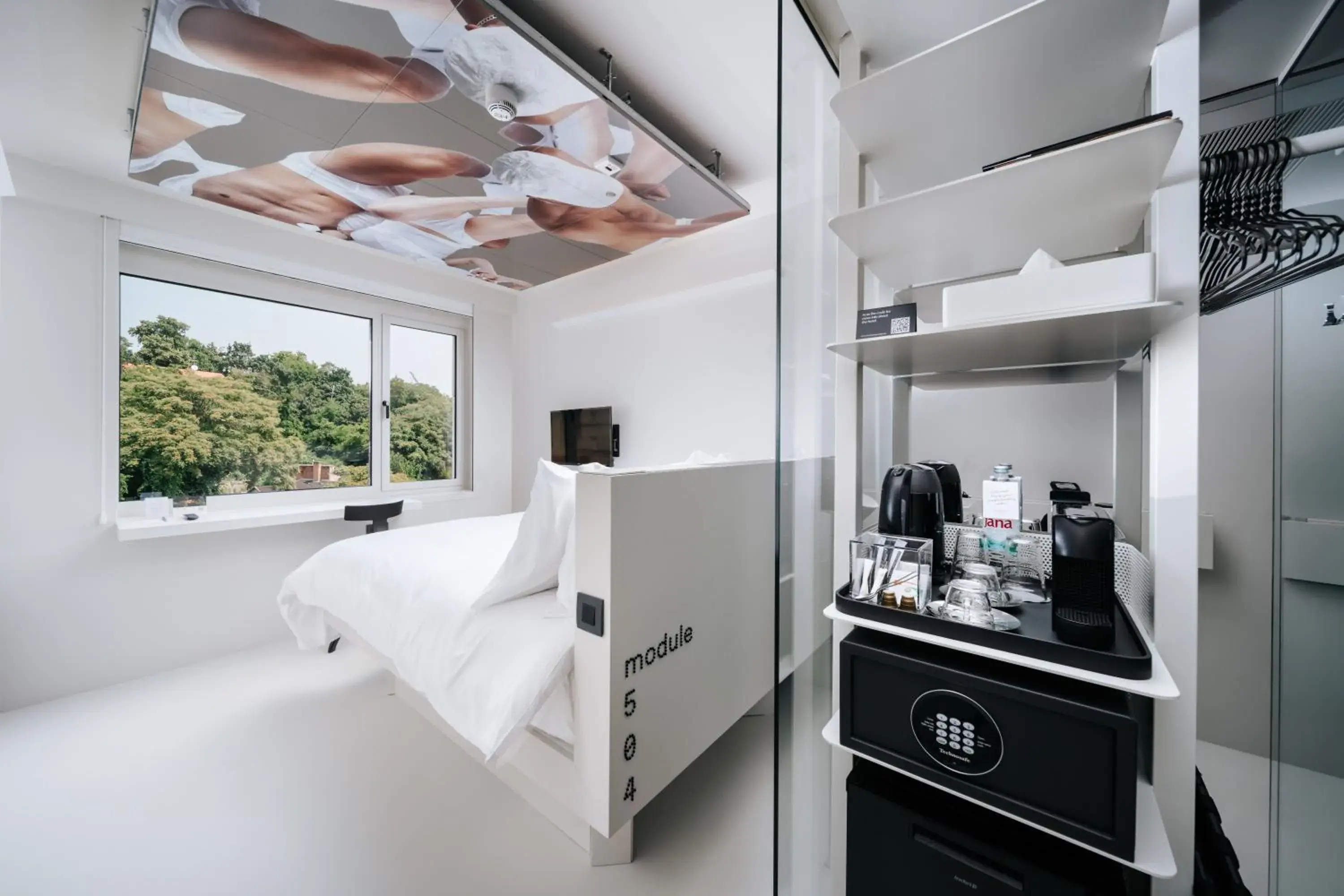 Bedroom, Bed in Stellar Boutique Modules by Maistra City Vibes Bedroom, Bed in Stellar Boutique Modules by Maistra City Vibes