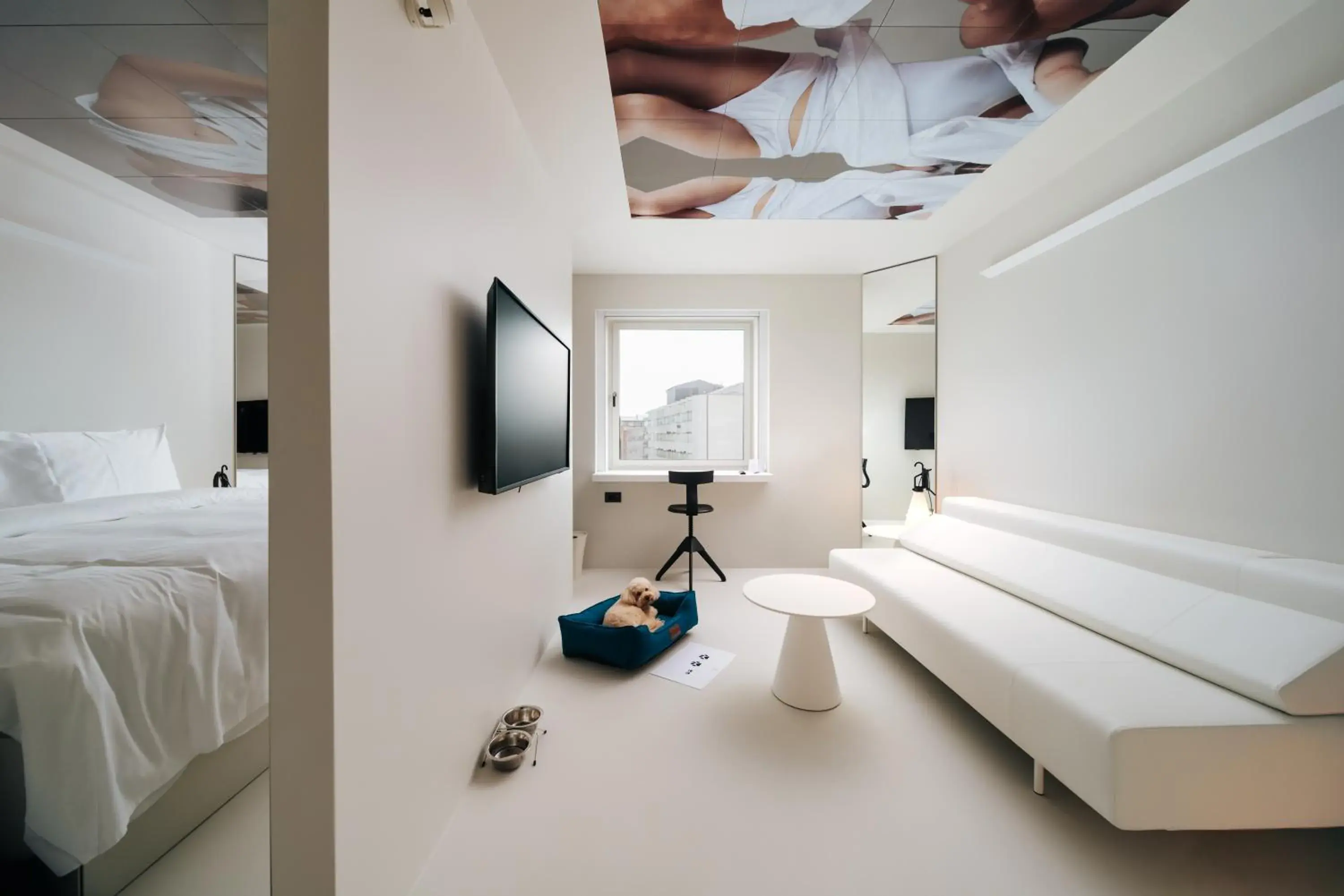 Living room, Bed in Stellar Boutique Modules by Maistra City Vibes Living room, Bed in Stellar Boutique Modules by Maistra City Vibes