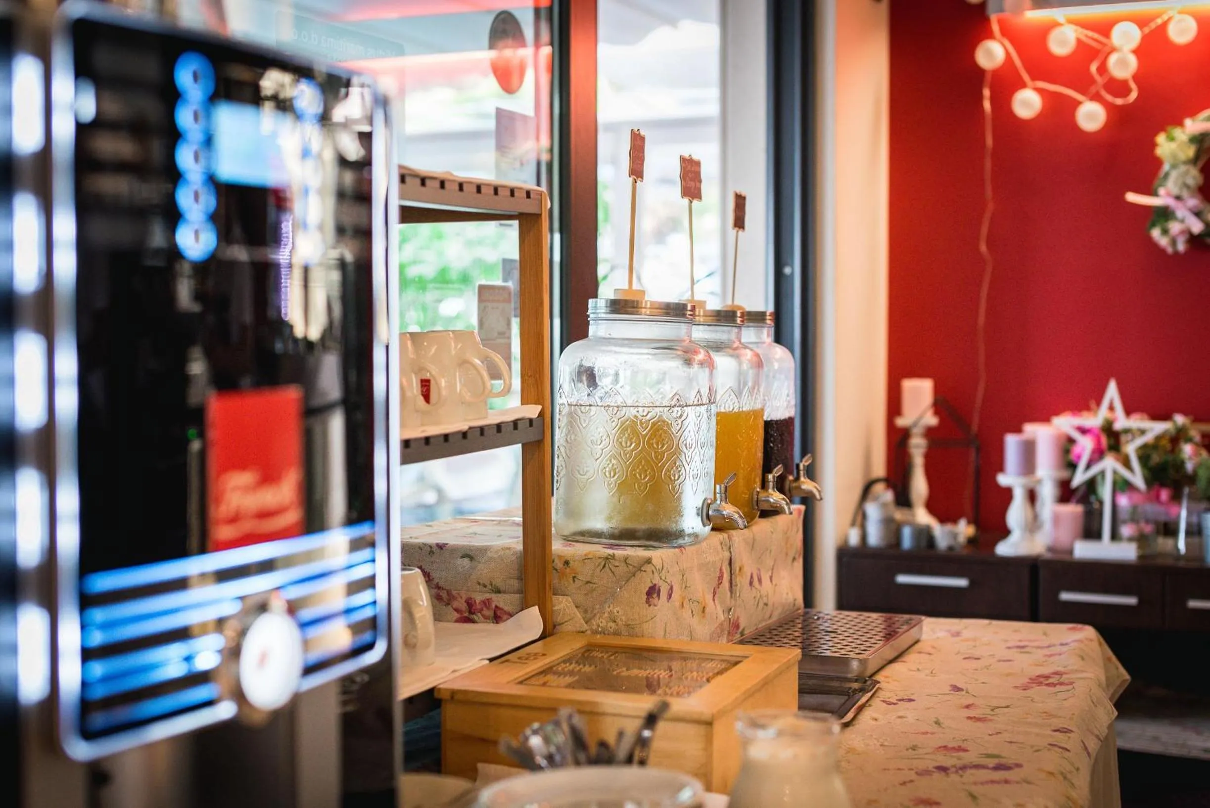 Restaurant/places to eat in Hotel Maritimo