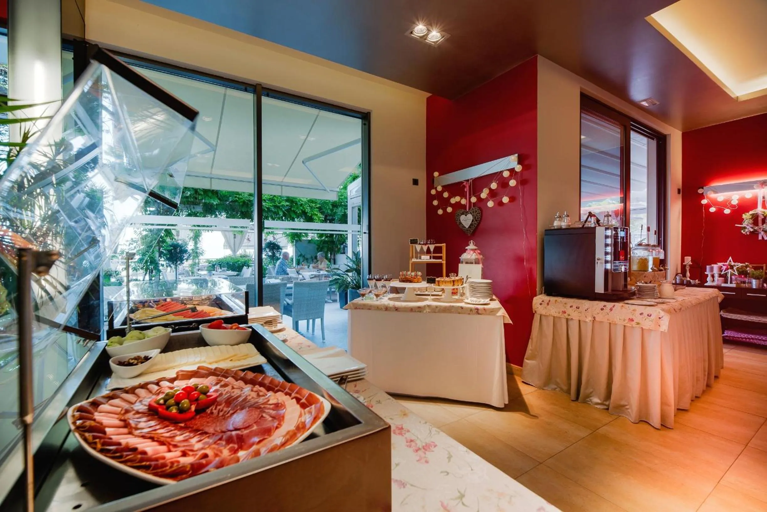 Food and drinks in Hotel Maritimo