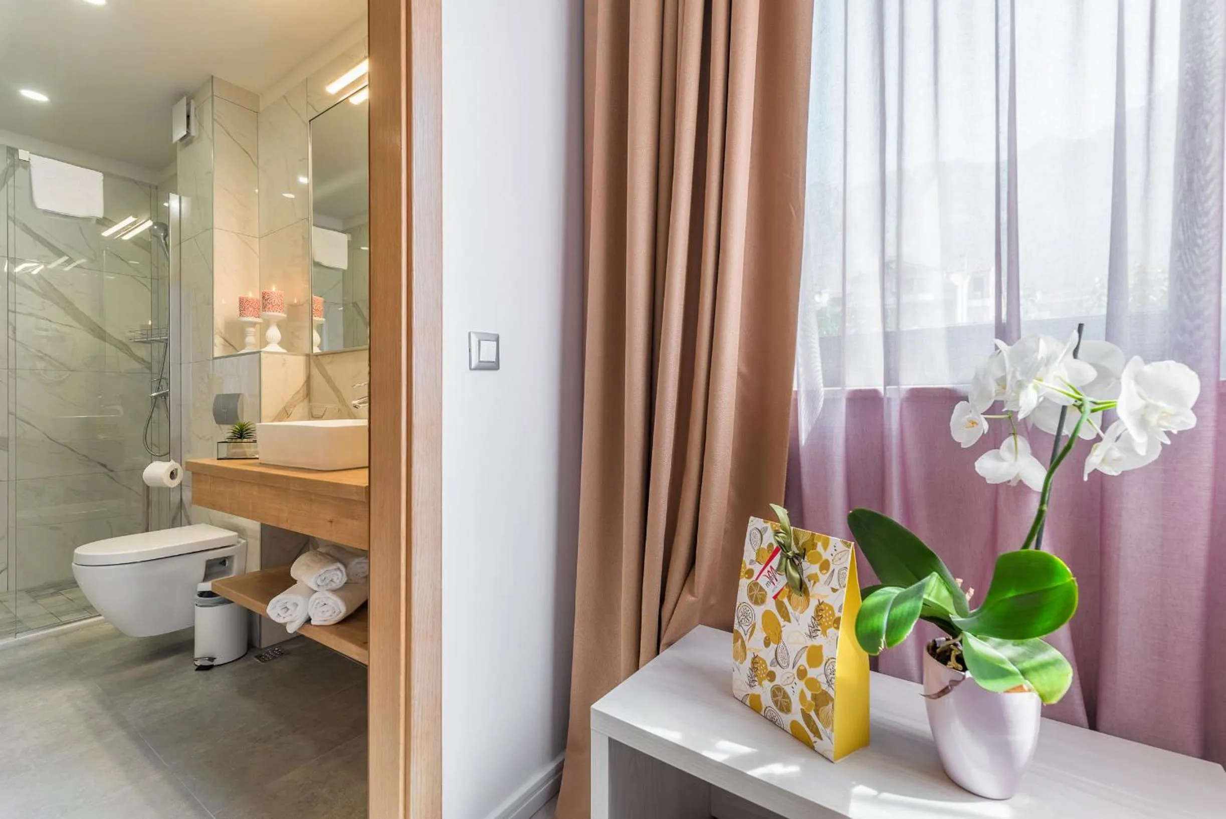 Shower in Hotel Maritimo