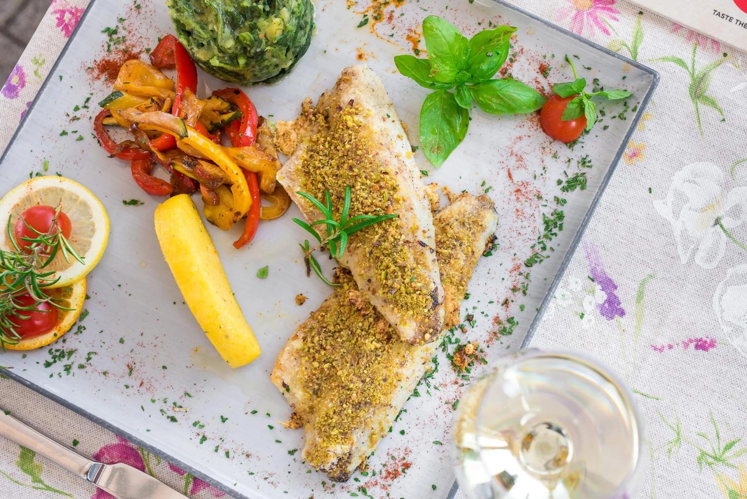 Restaurant/places to eat in Hotel Maritimo