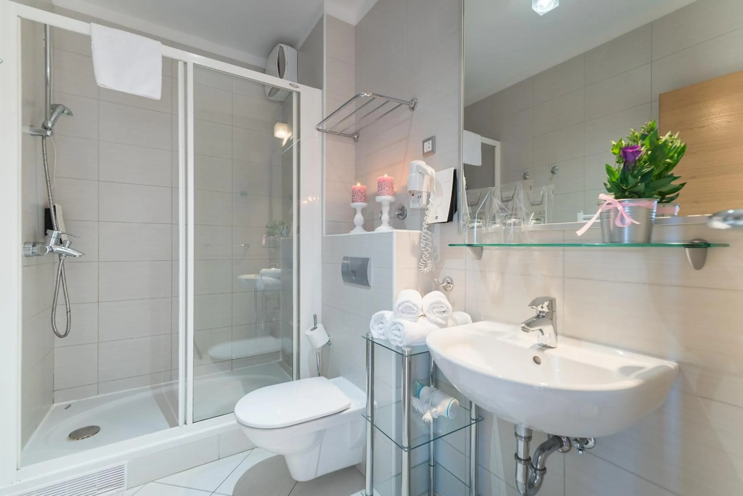 Shower in Hotel Maritimo