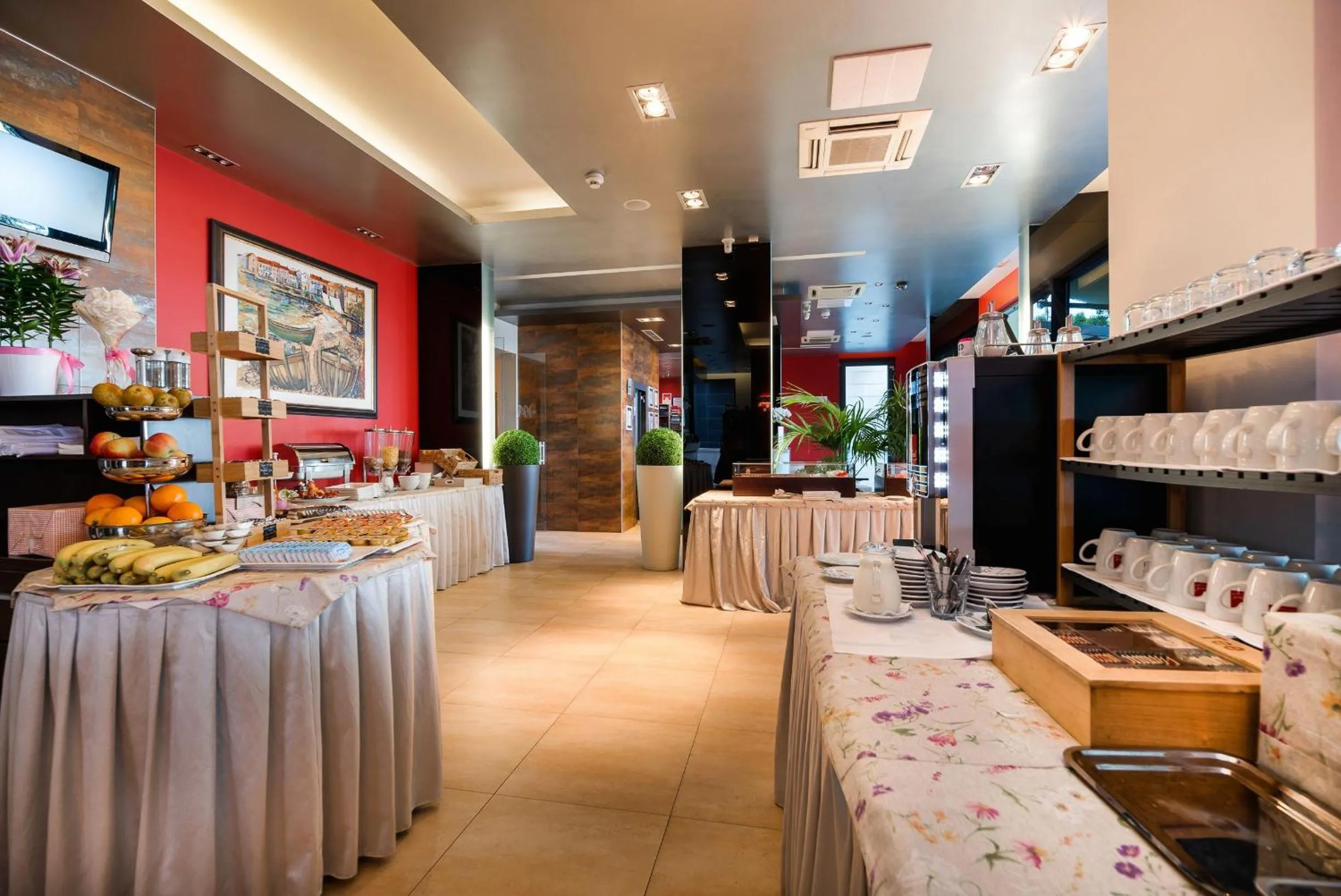 Restaurant/places to eat in Hotel Maritimo