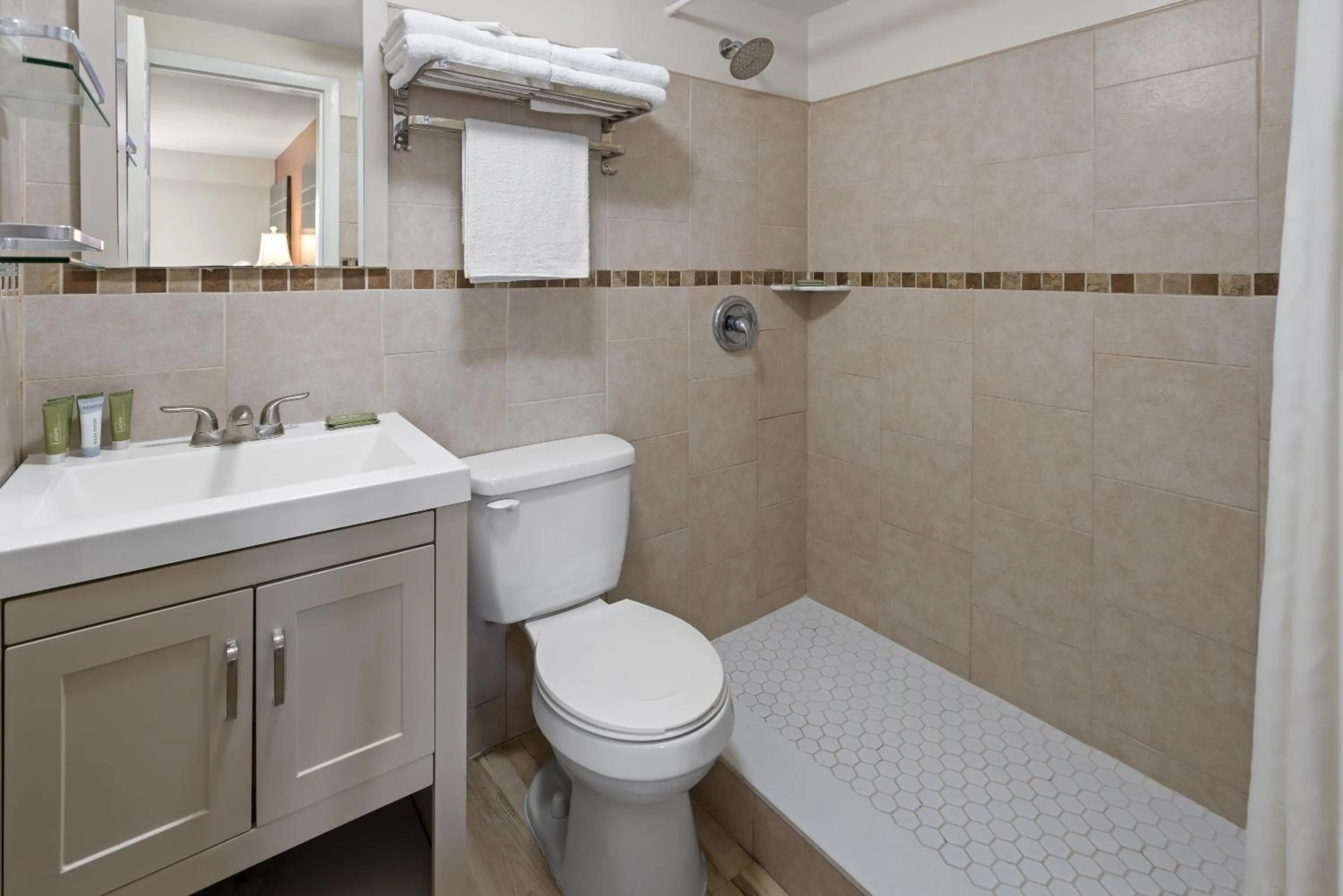 Wildwood Inn Hotel Beach & Boardwalk