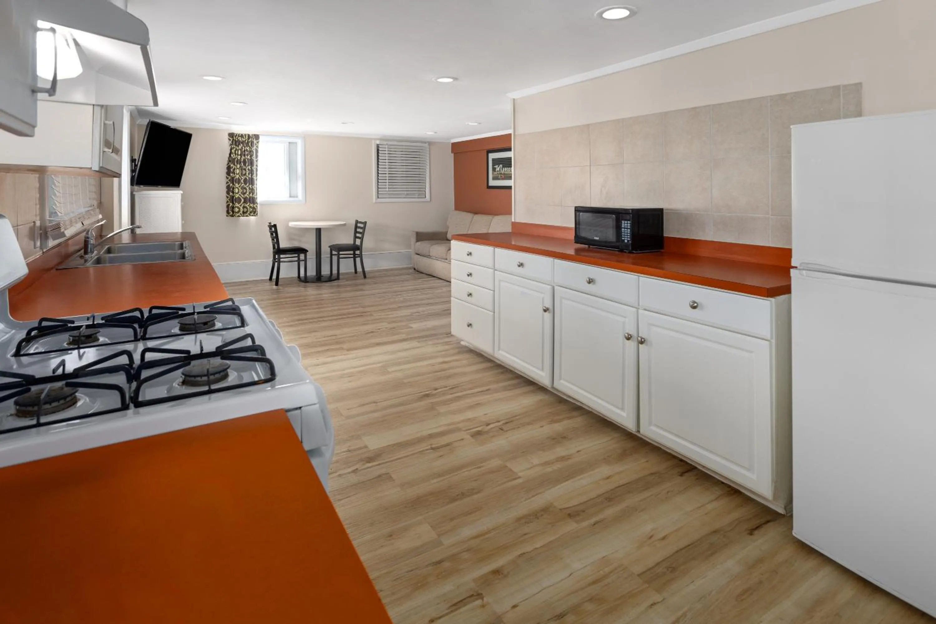 Wildwood Inn Hotel Beach & Boardwalk