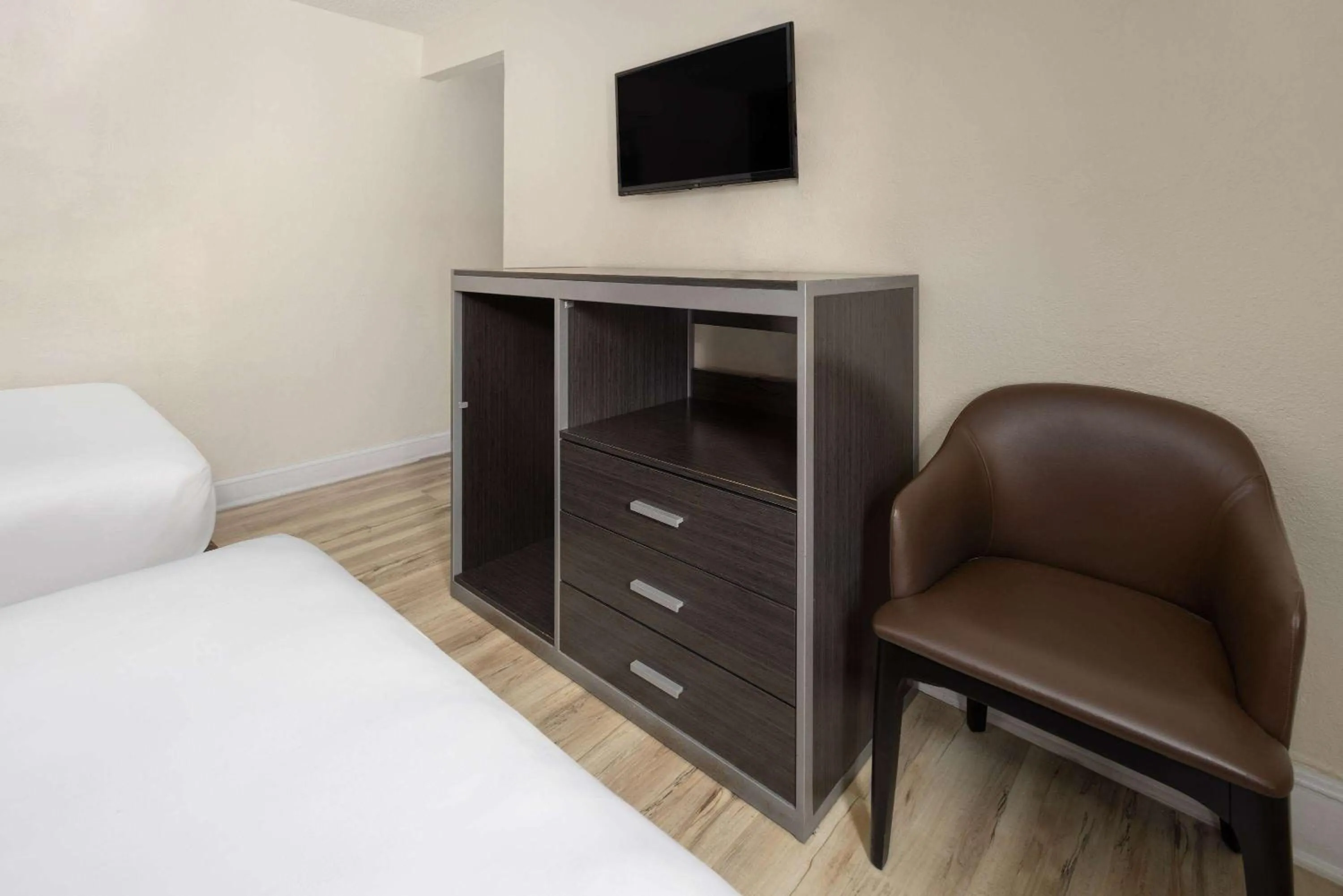 Photo of the whole room, Bed in Wildwood Inn Hotel Beach & Boardwalk