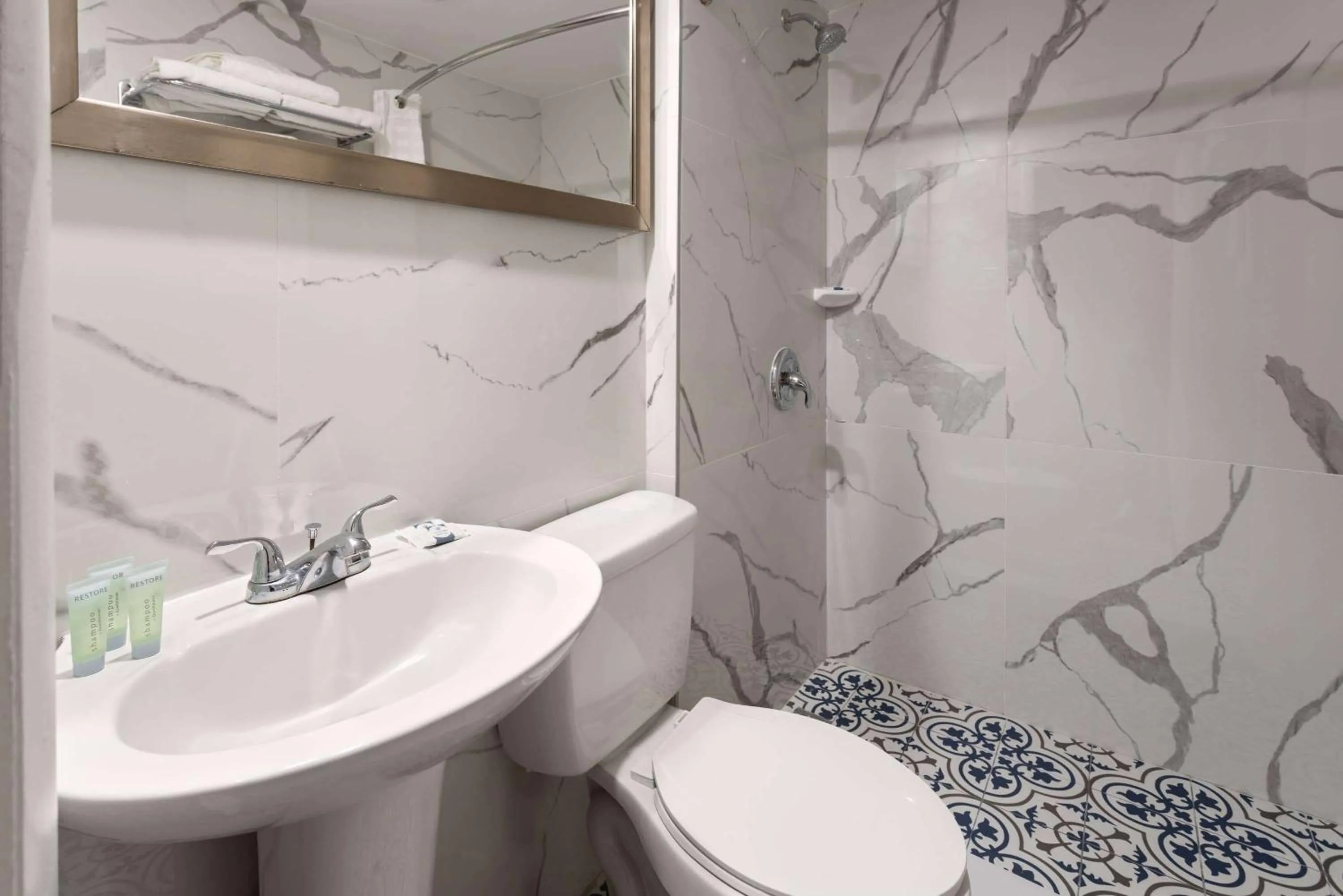 Photo of the whole room in Wildwood Inn Hotel Beach & Boardwalk