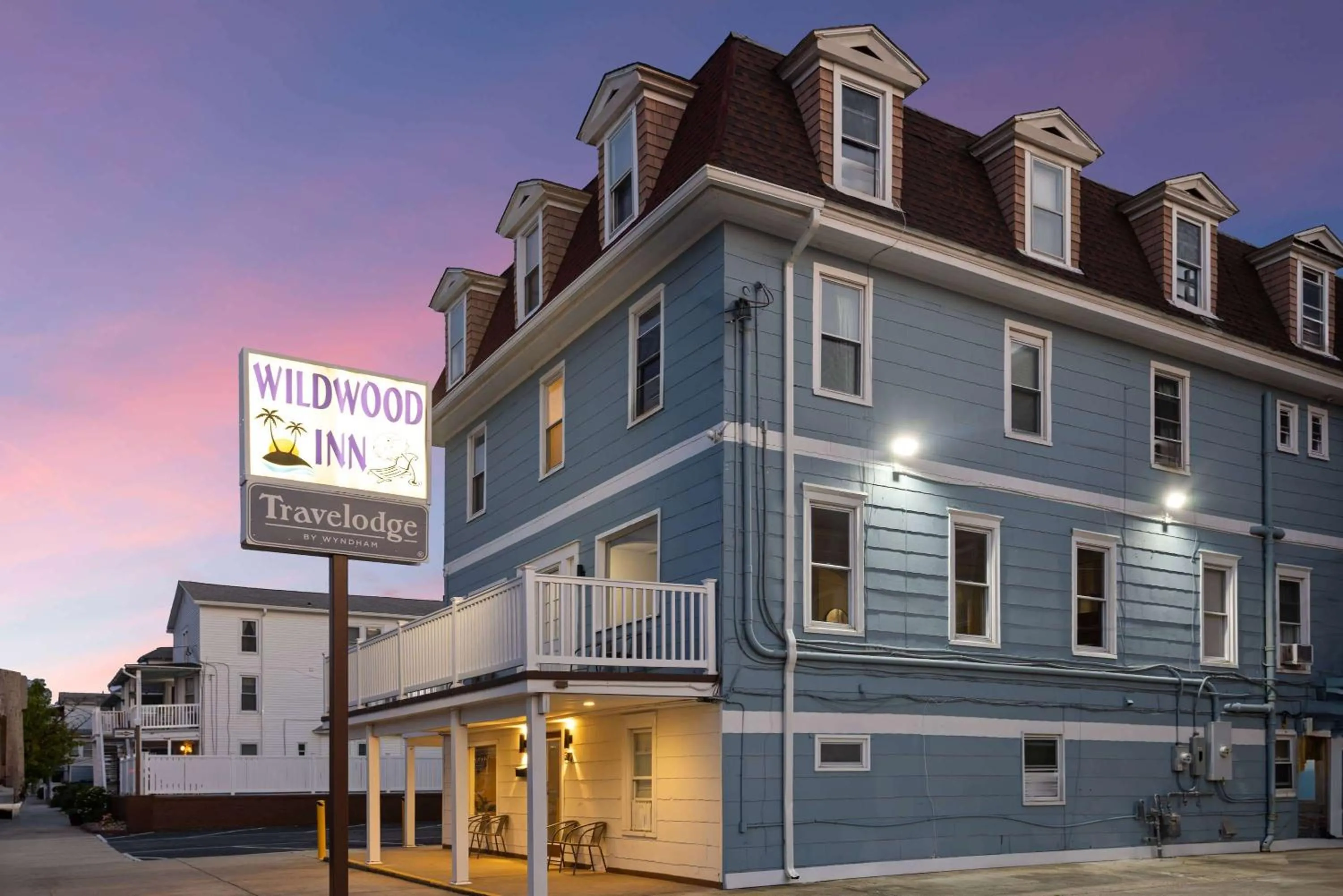 Property building in Wildwood Inn Hotel Beach & Boardwalk