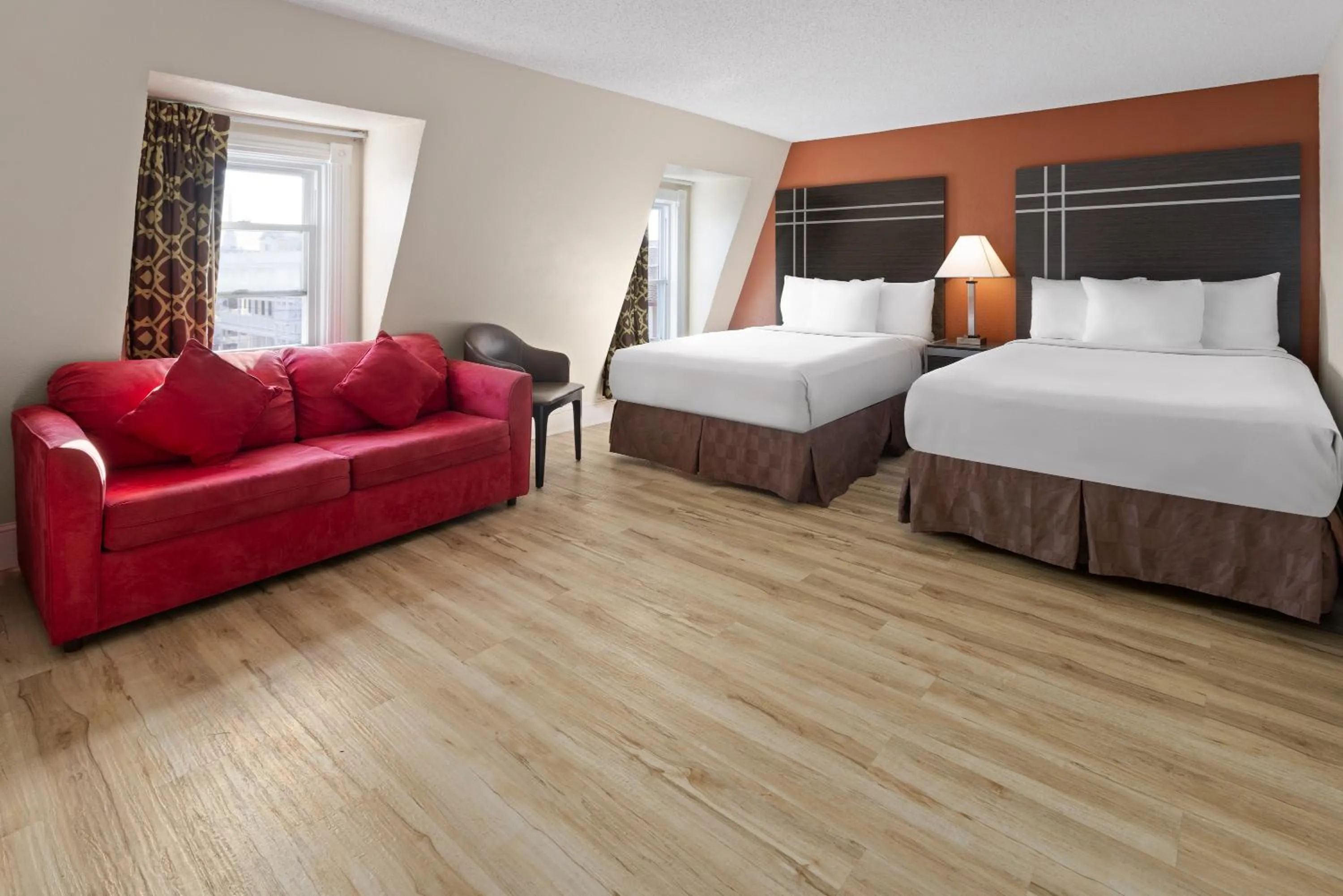 Bed in Wildwood Inn Hotel Beach & Boardwalk