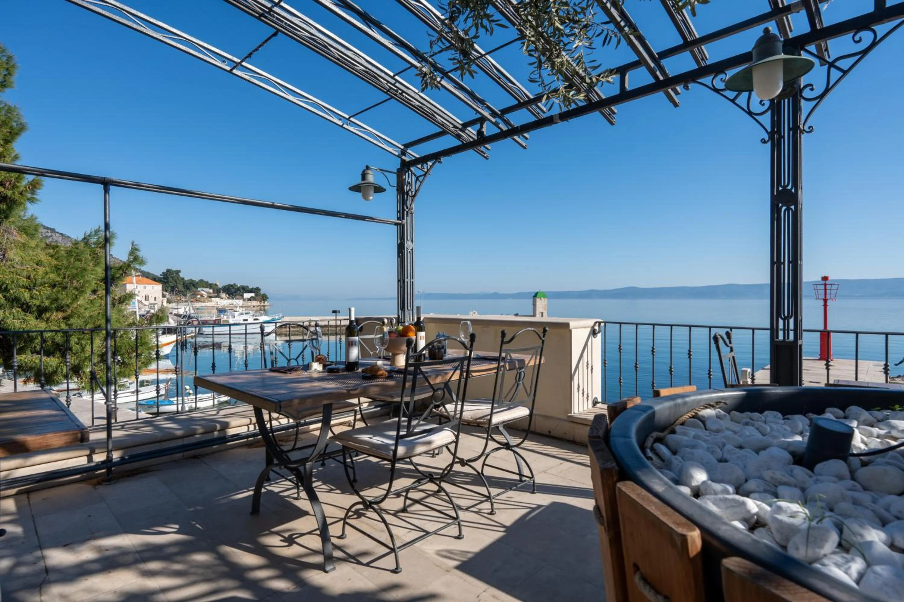 Dining area in Hotel Kastil