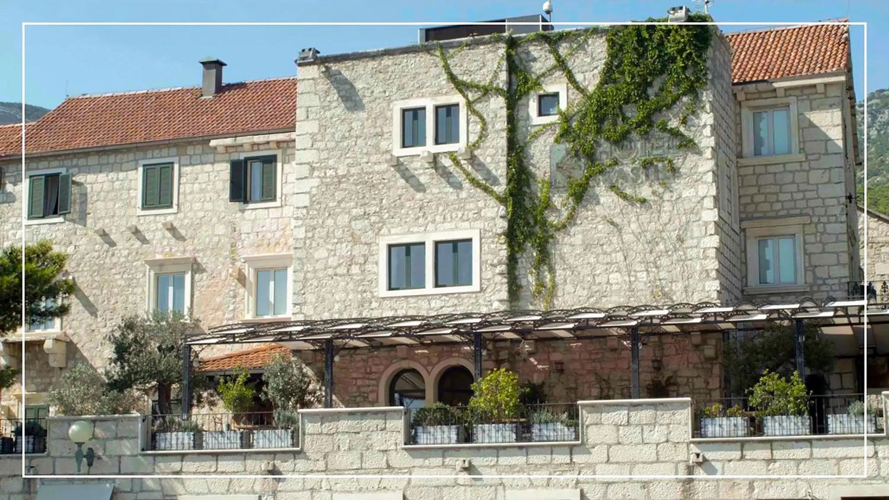 Property building in Hotel Kastil Property building in Hotel Kastil