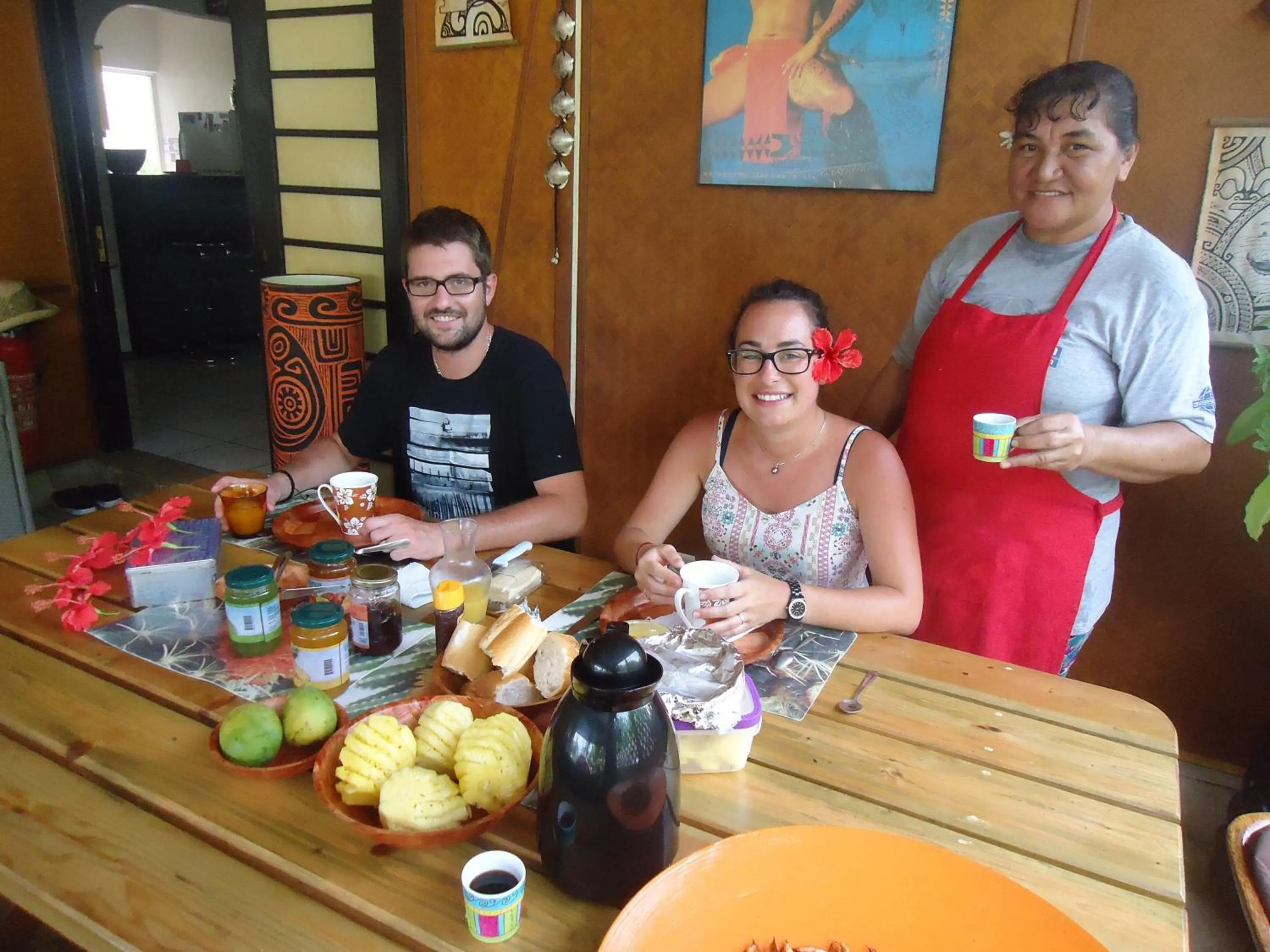Staff in Fare D'hôtes Tutehau