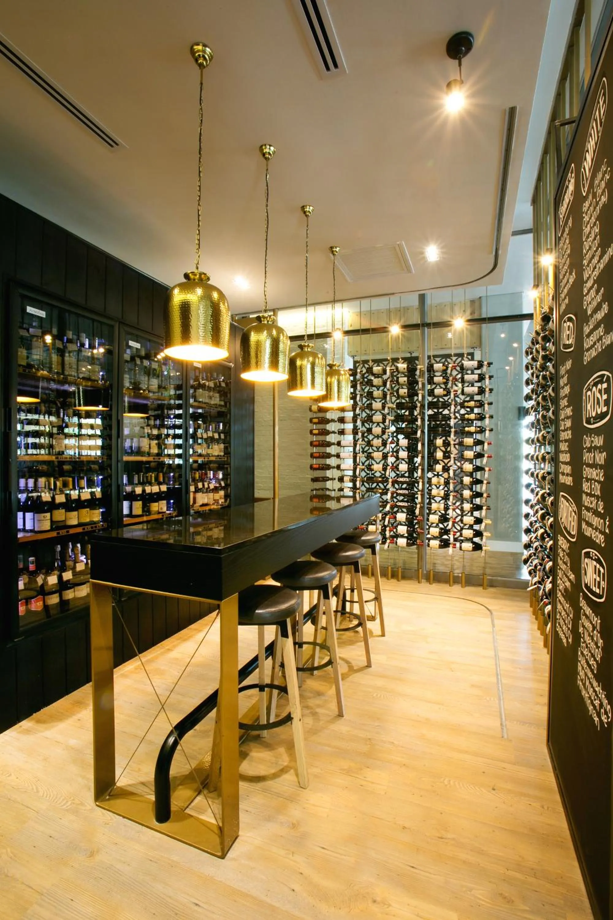 Restaurant/places to eat in Century City Hotel Urban Square