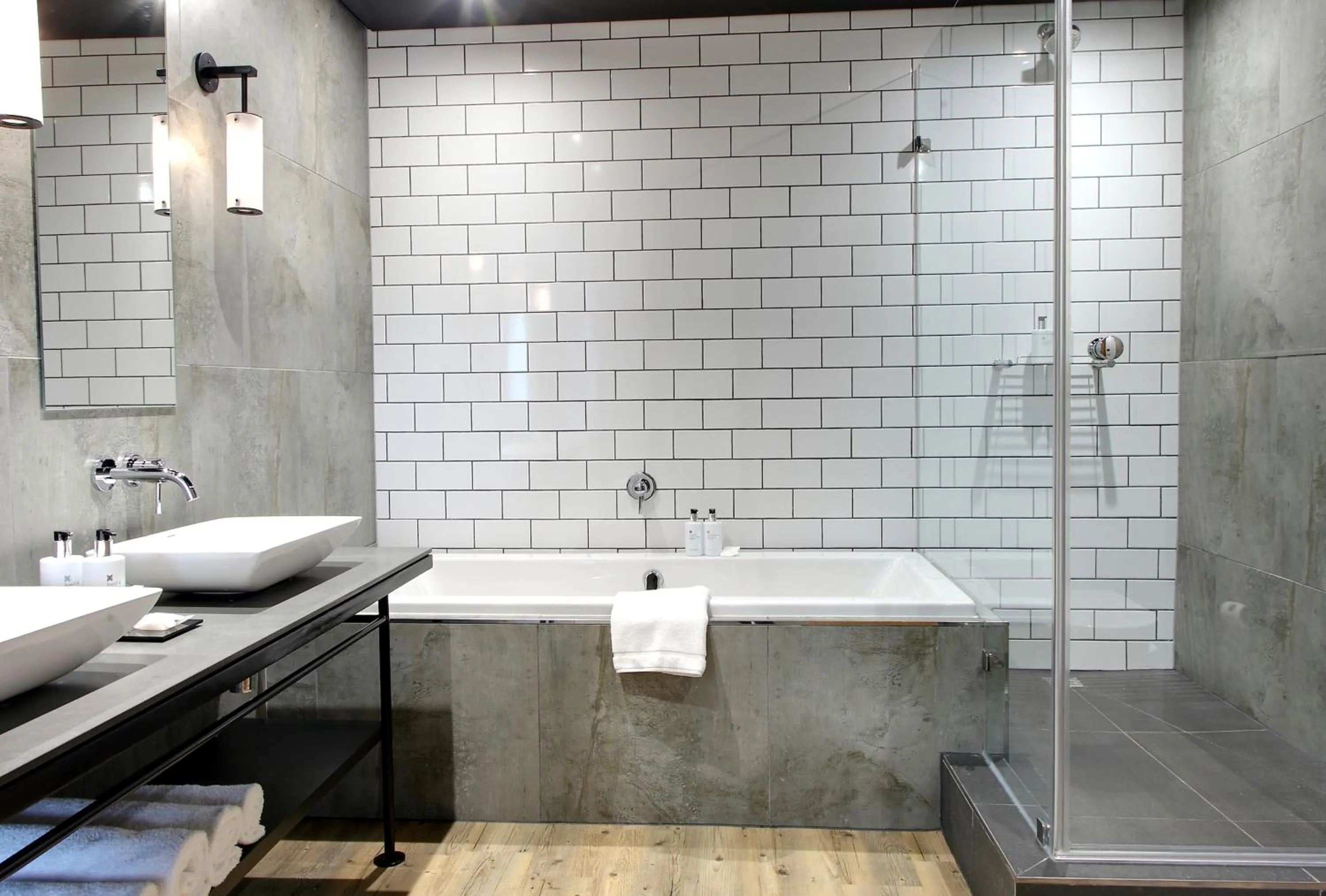 Bathroom in Century City Hotel Urban Square