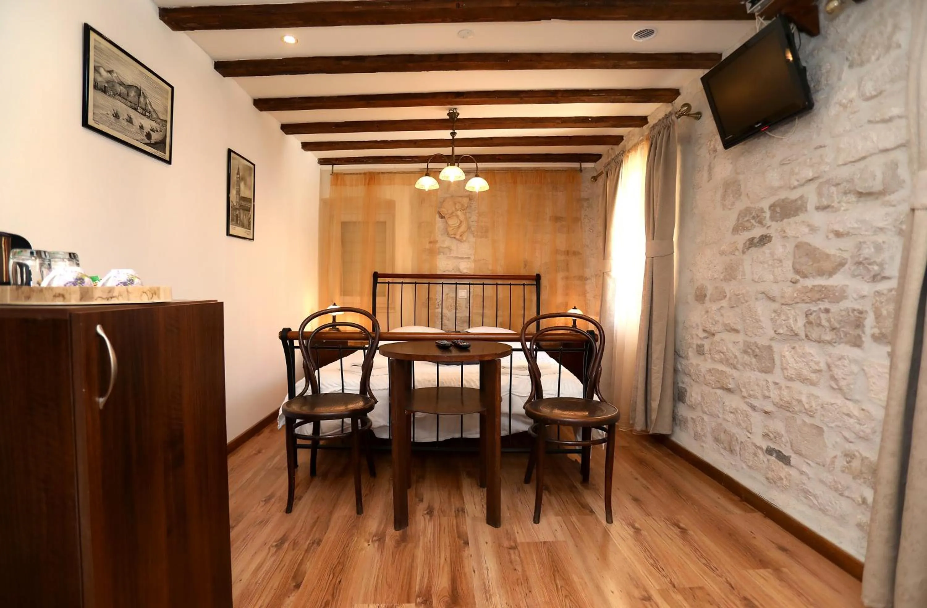 Photo of the whole room in Villa Carrara