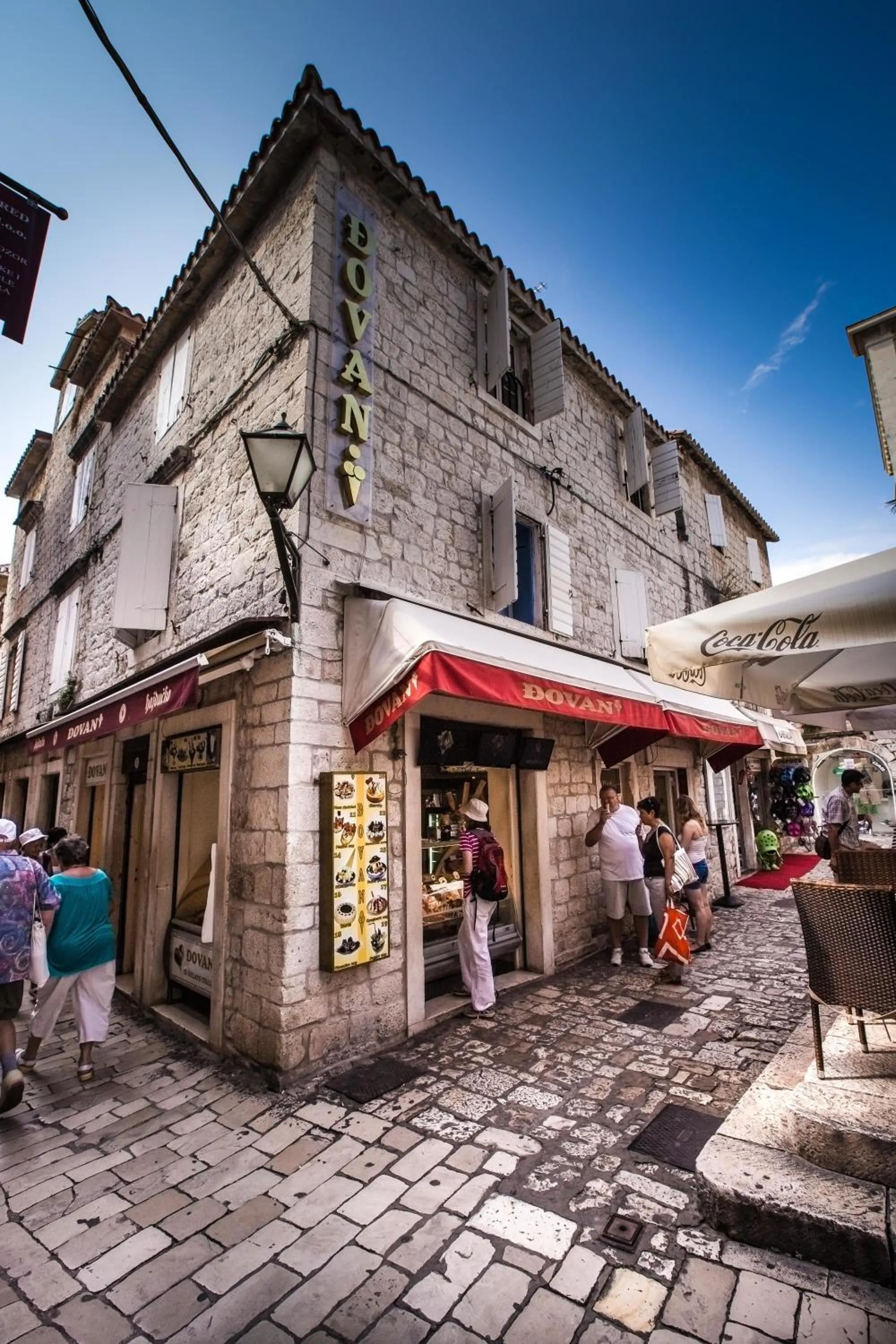 Property building in Villa Carrara