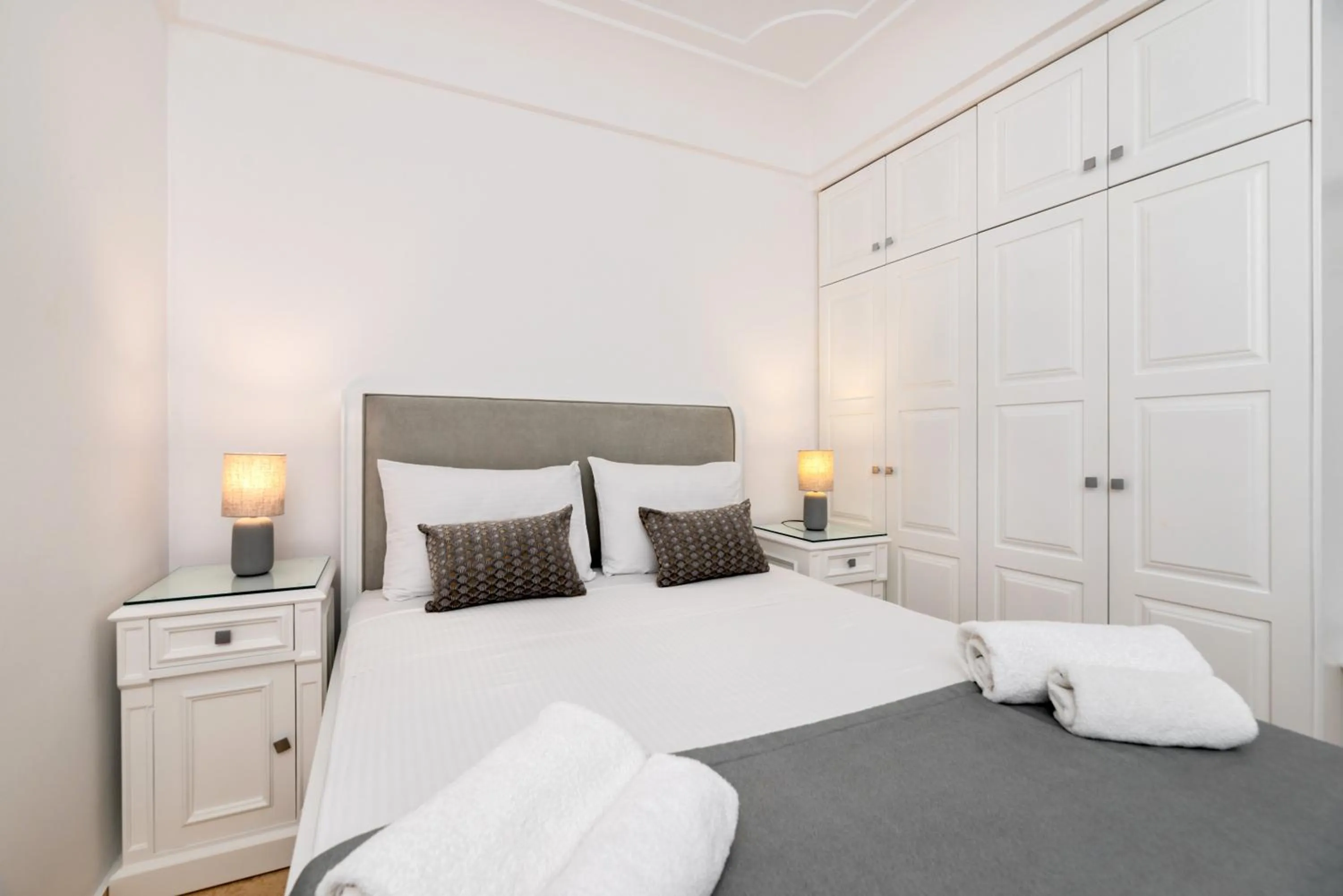 Bedroom, Bed in Maison Des Lys - Luxury Suites