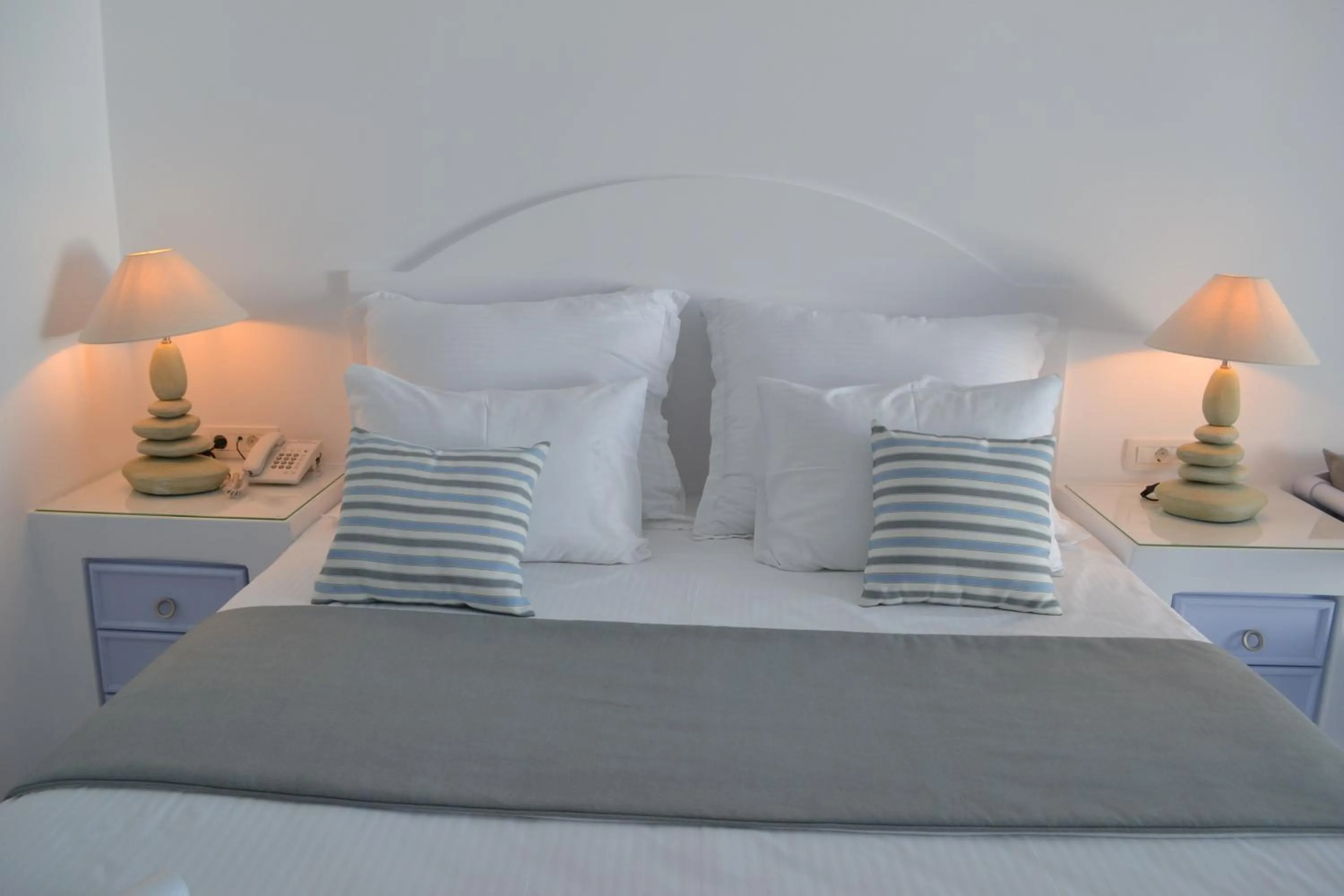 Bed in Maison Des Lys - Luxury Suites