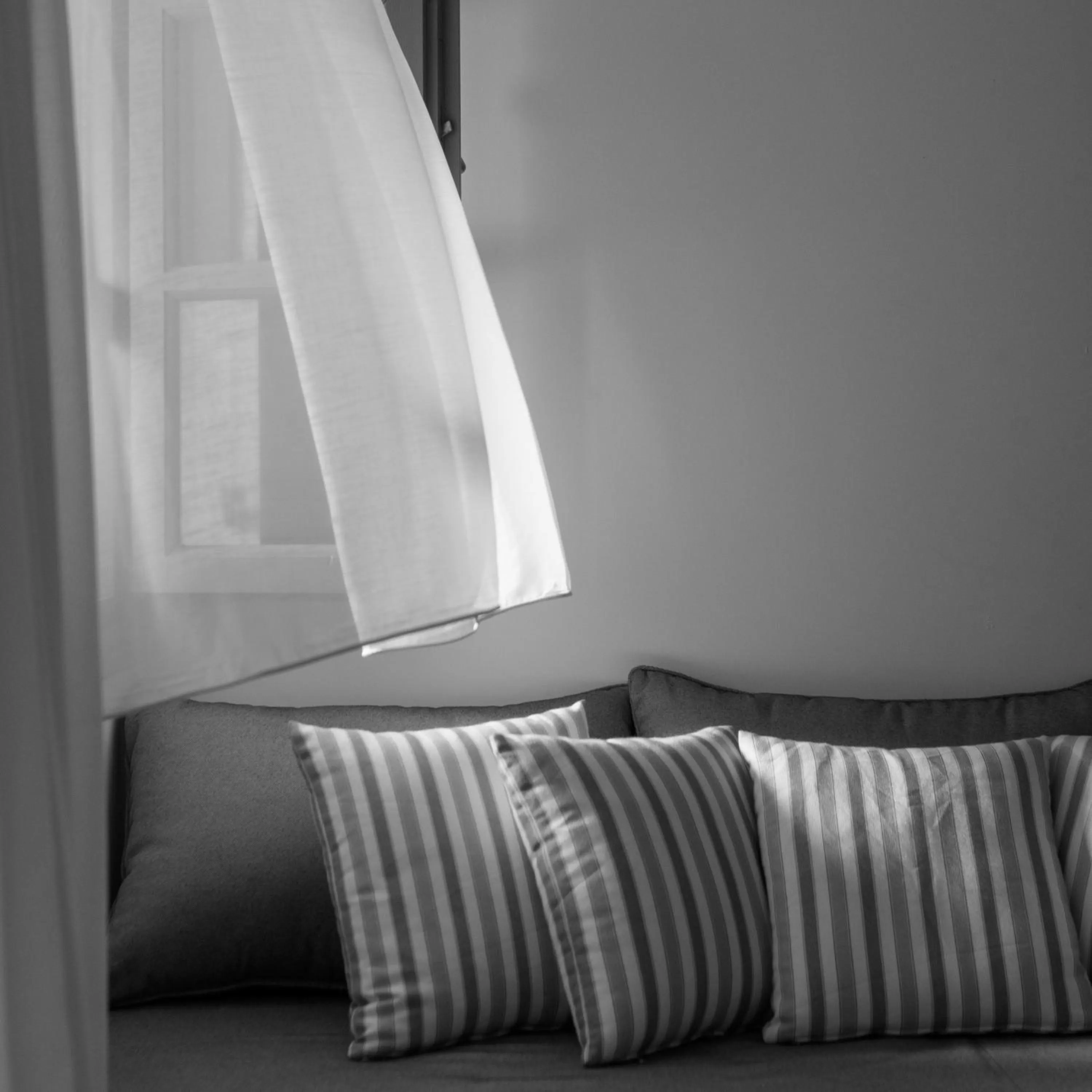 Decorative detail, Bed in Maison Des Lys - Luxury Suites