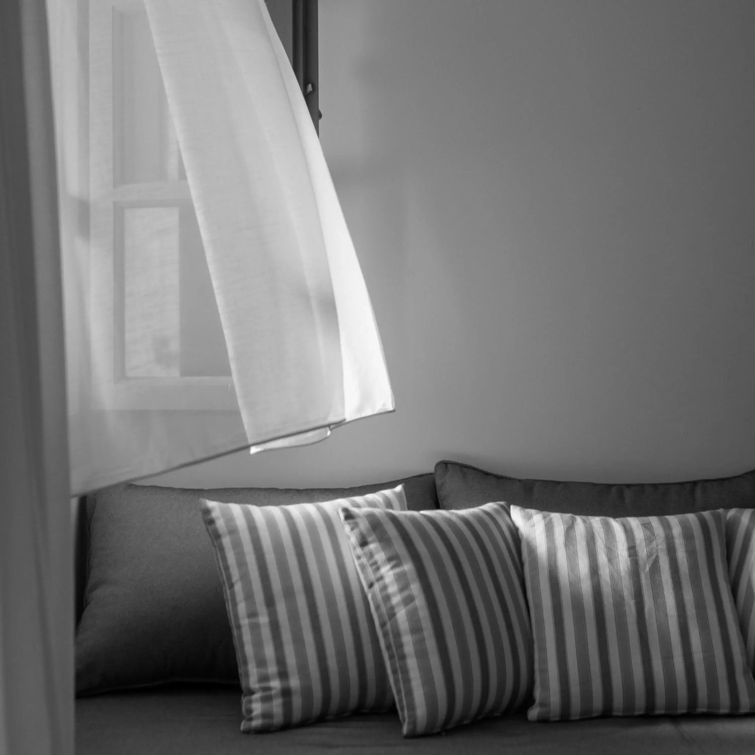 Decorative detail, Bed in Maison Des Lys - Luxury Suites Decorative detail, Bed in Maison Des Lys - Luxury Suites