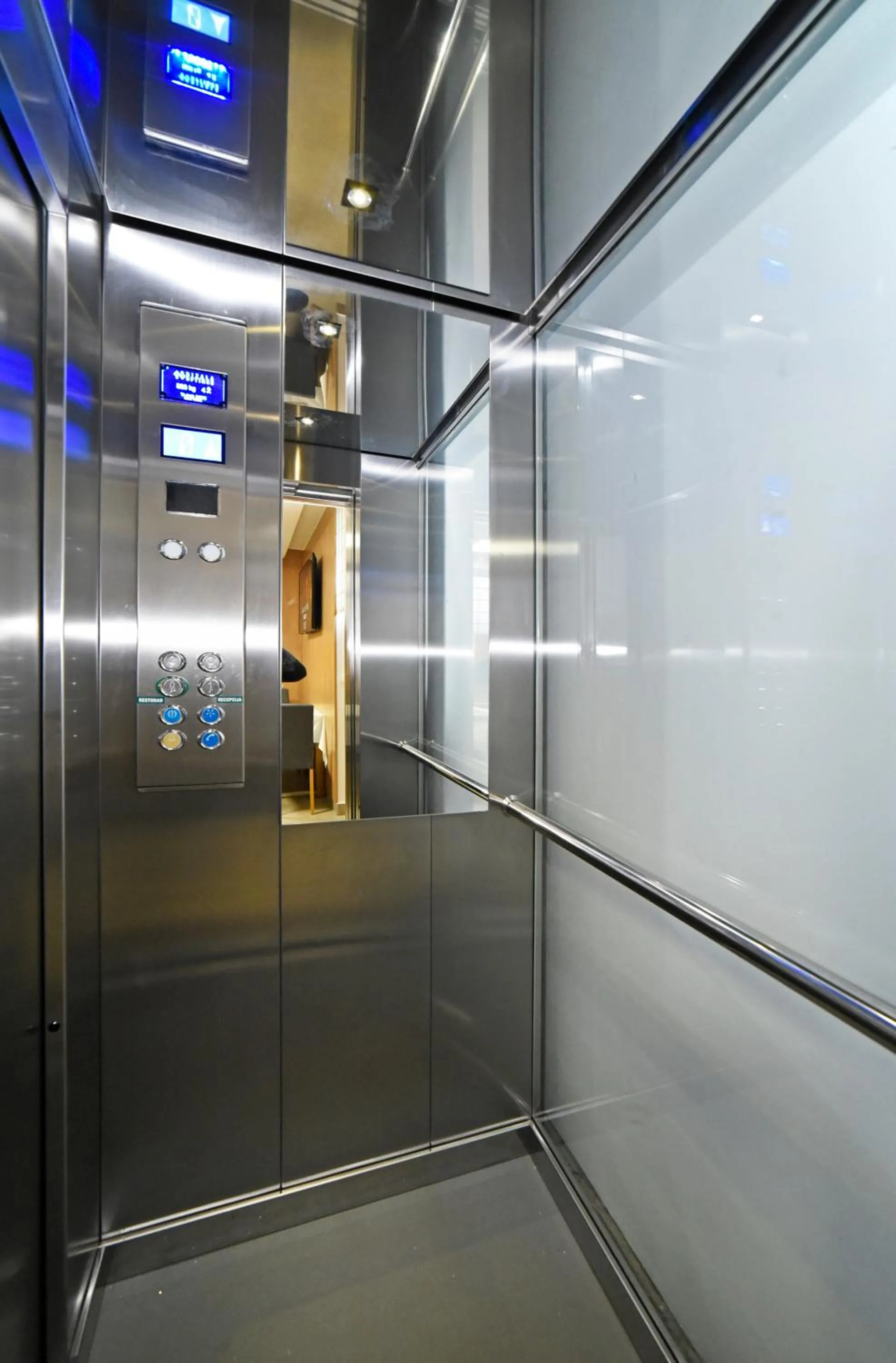 elevator in Hotel Orient Zagreb