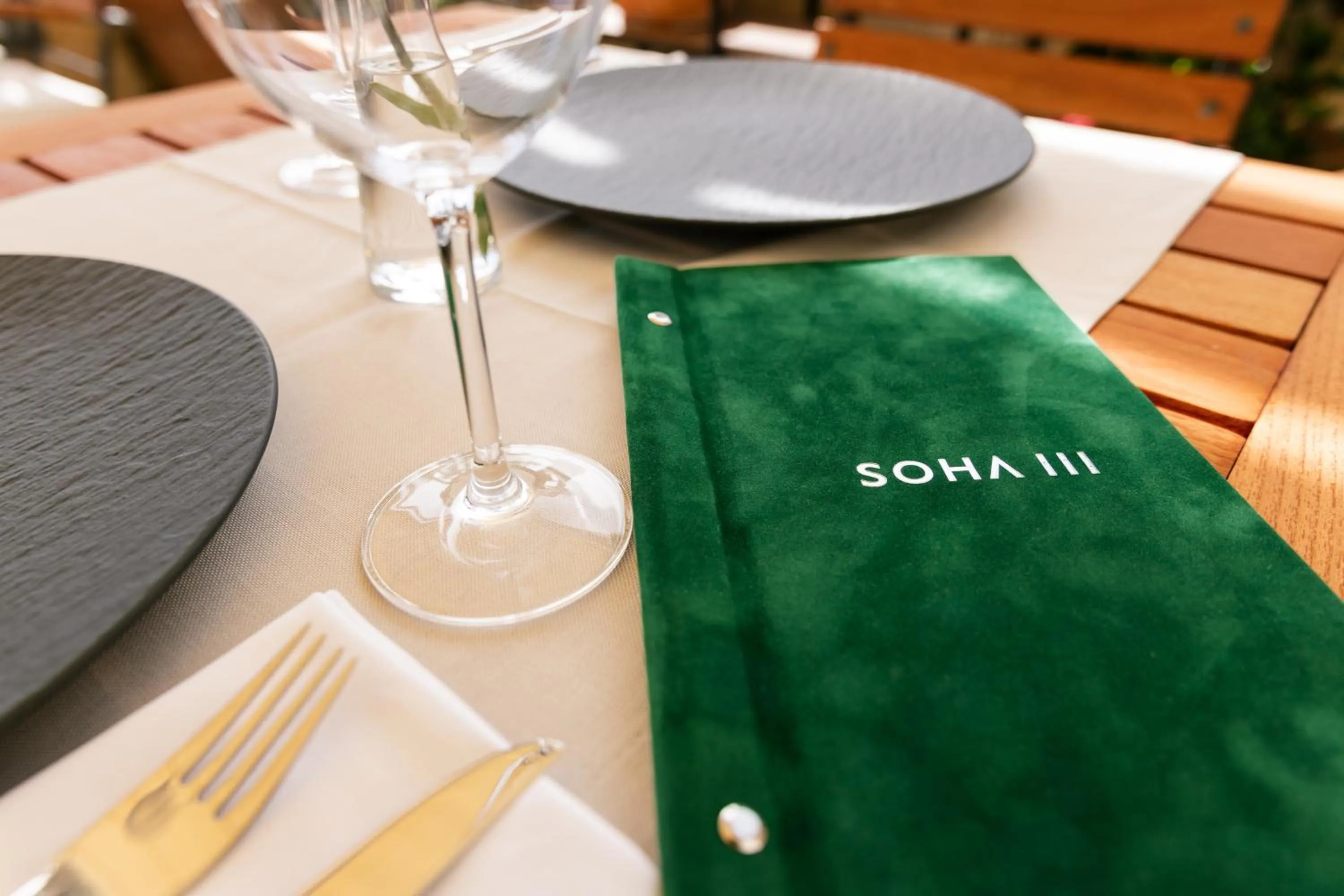 Restaurant/places to eat in Heritage Hotel Tisno