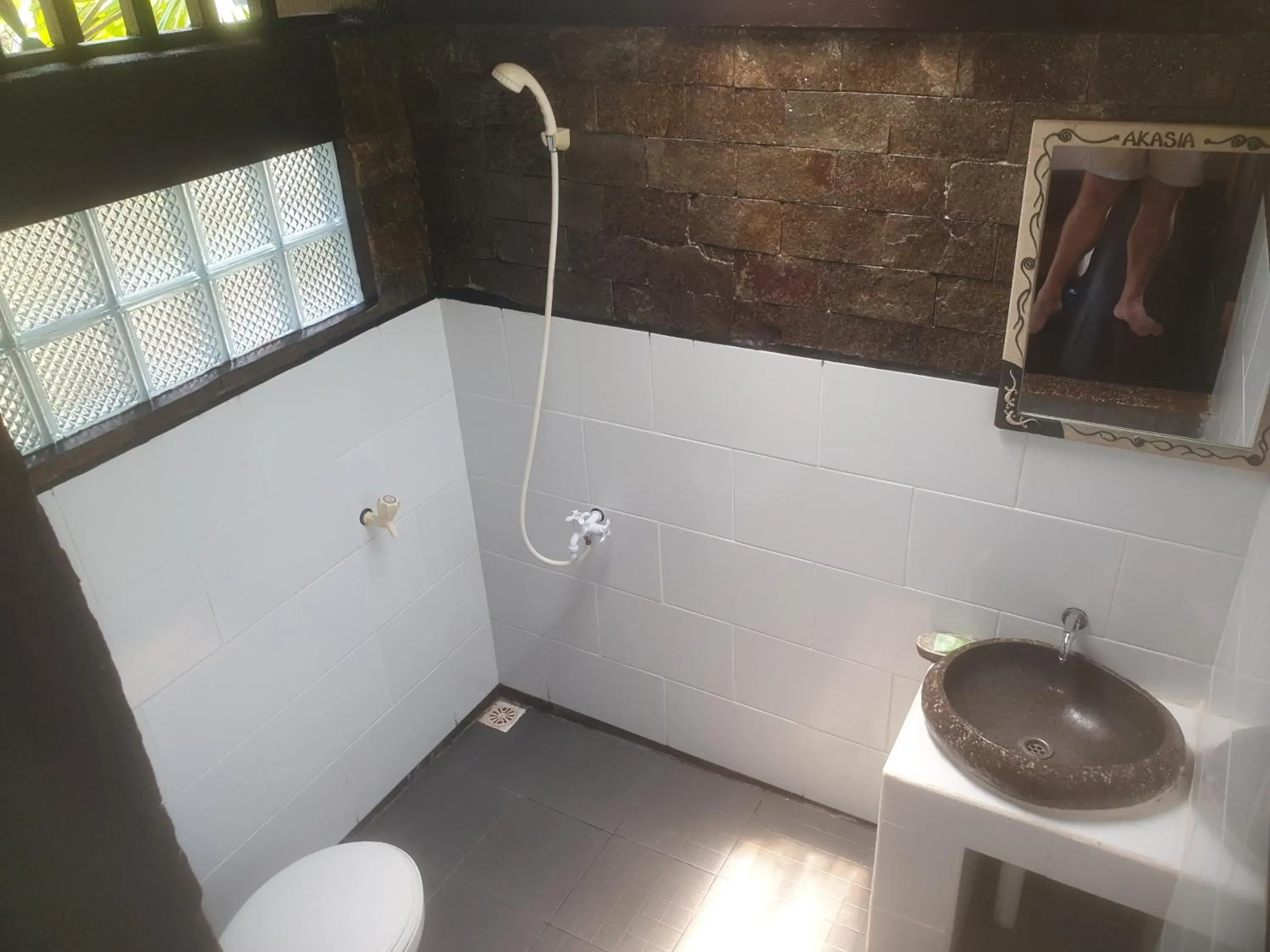 Small Double Room - single occupancy in Ana Warung & Bungalows Small Double Room - single occupancy in Ana Warung & Bungalows