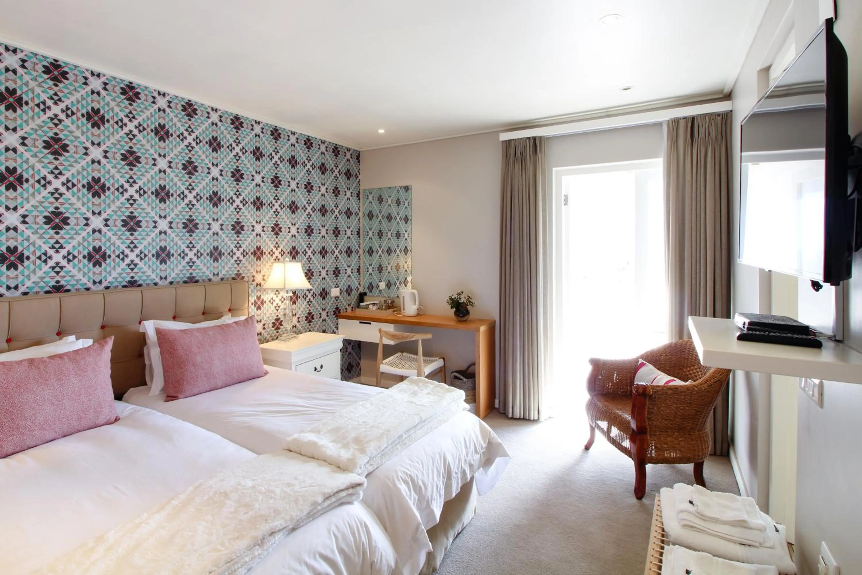 Bed in Thirty On Grace