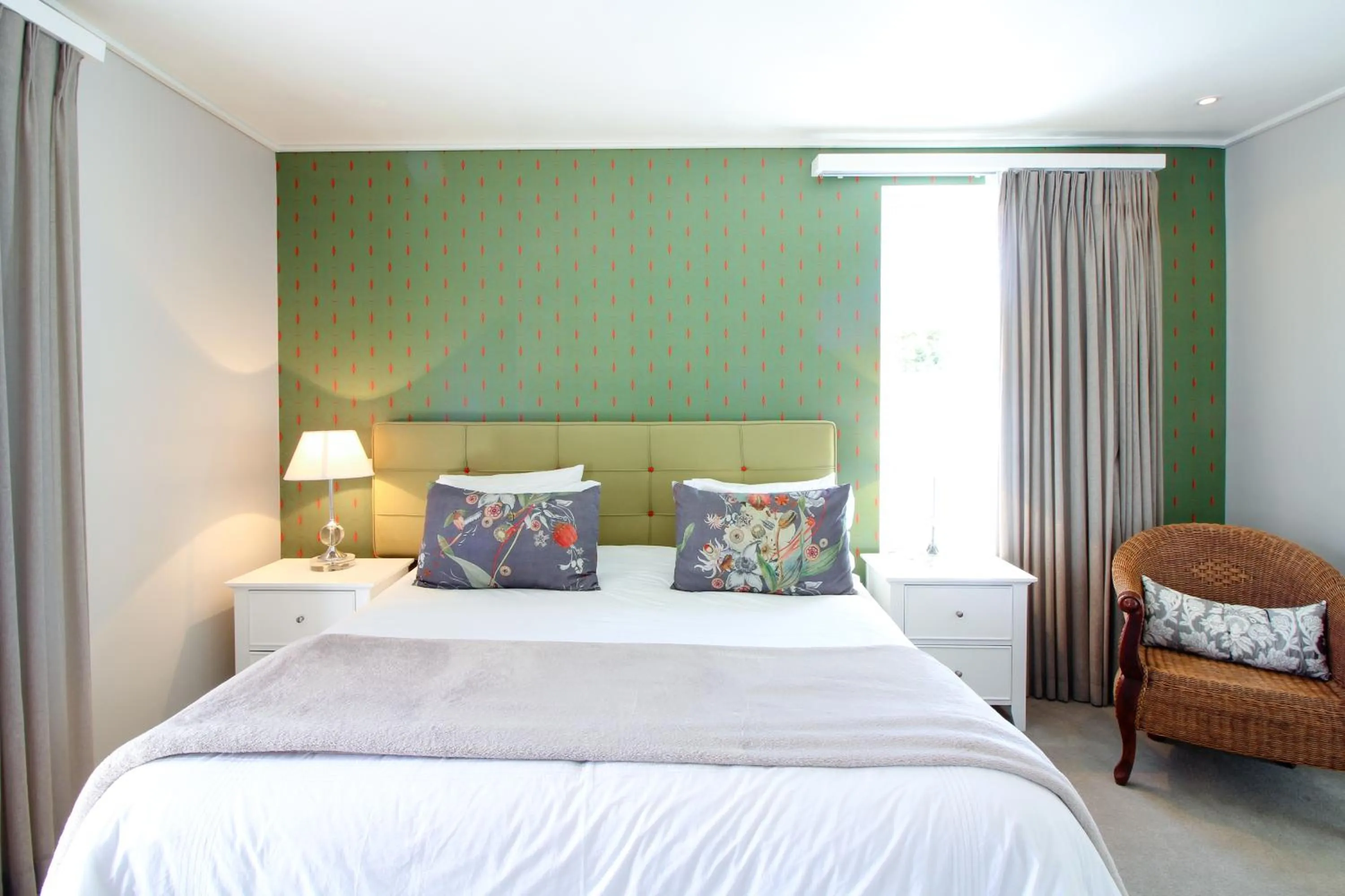 Bed in Thirty On Grace