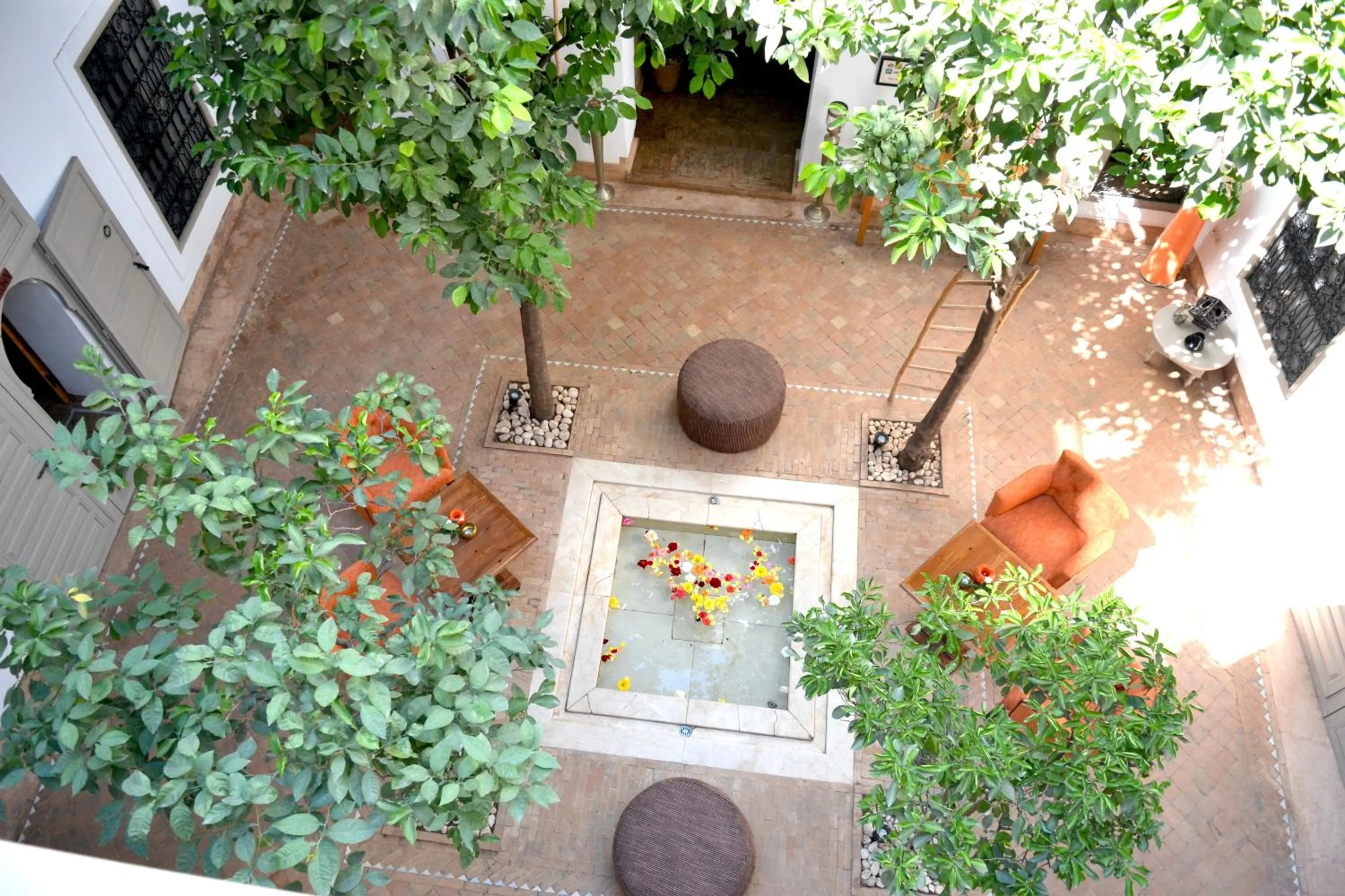 Patio in Riad See Moon And Spa
