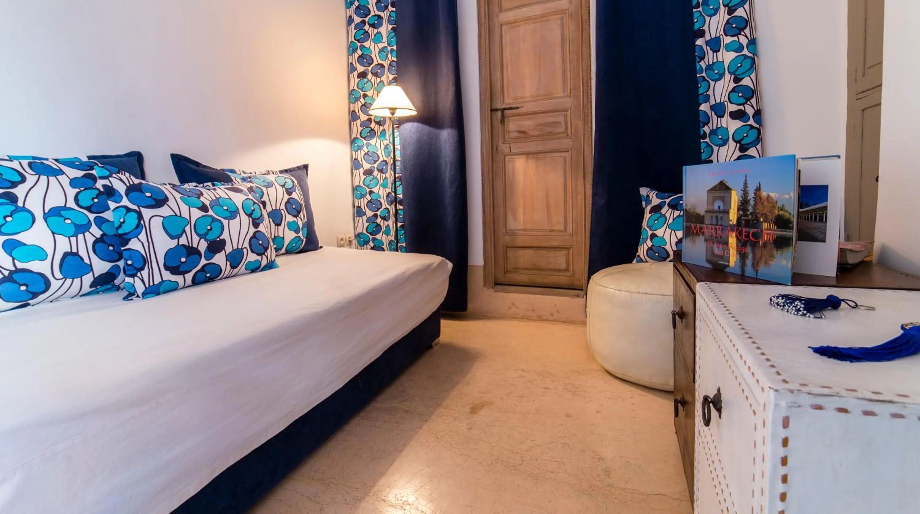 Balcony/Terrace, Bed in Riad See Moon And Spa