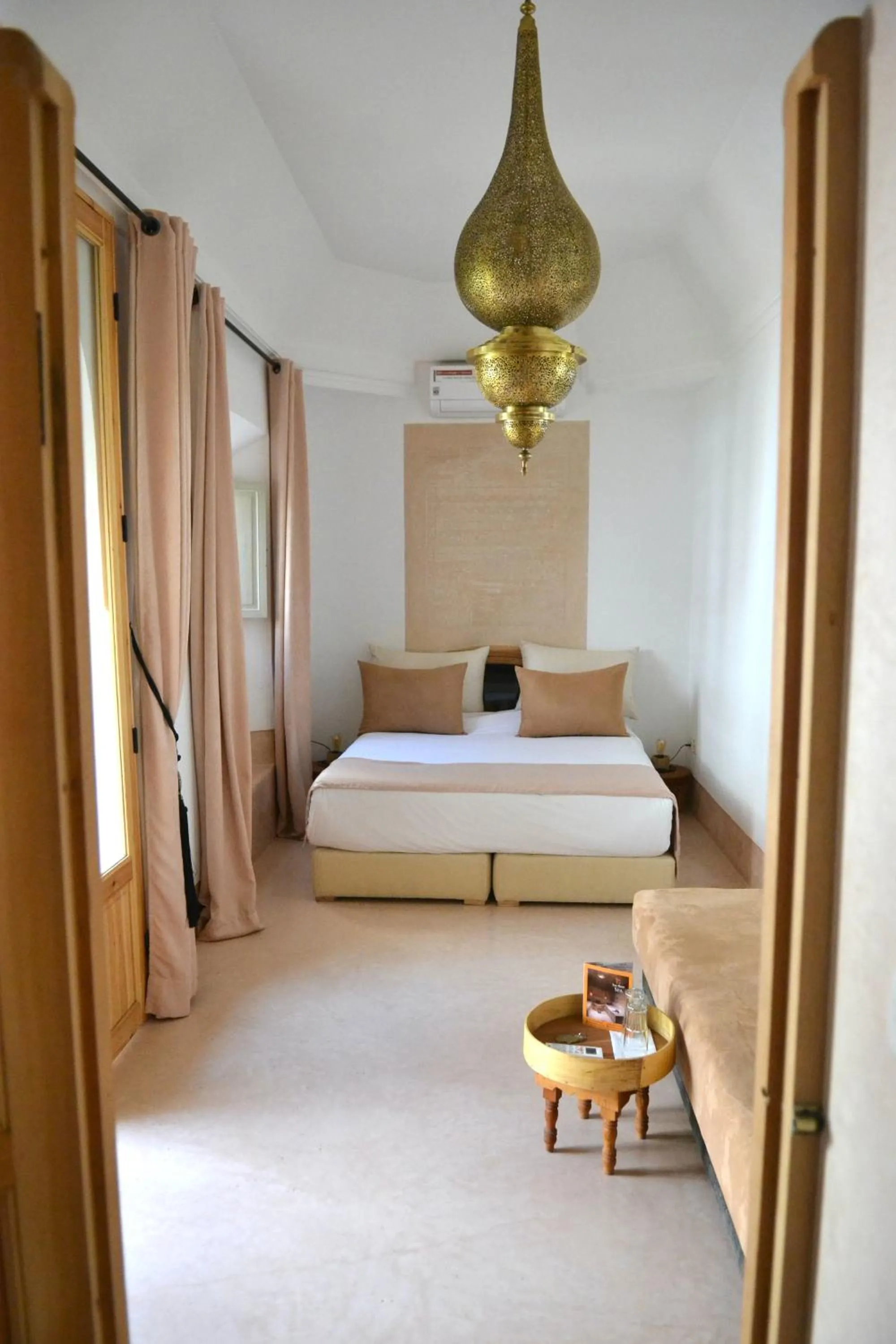 Bedroom, Bed in Riad See Moon And Spa